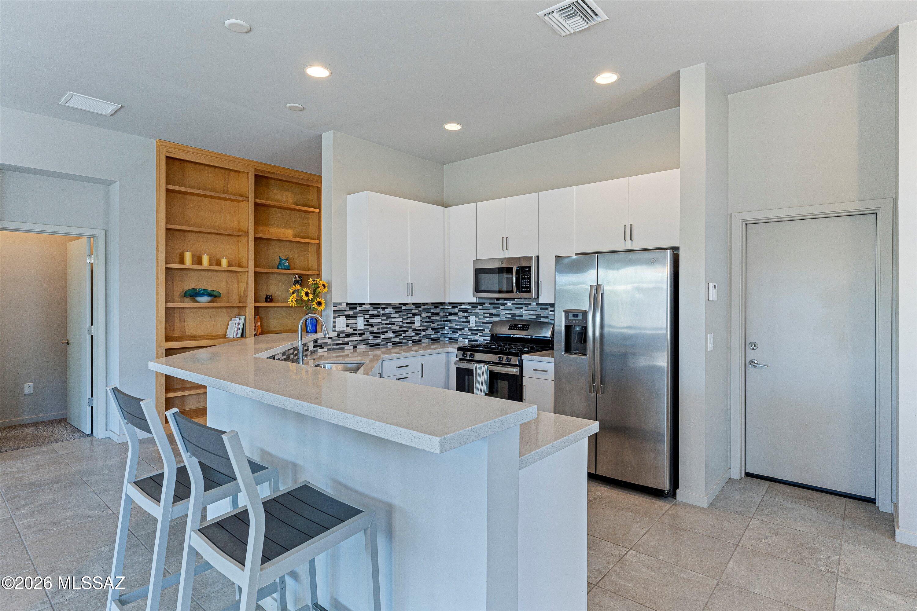 Elementary Place SQ20163230723 - Residential