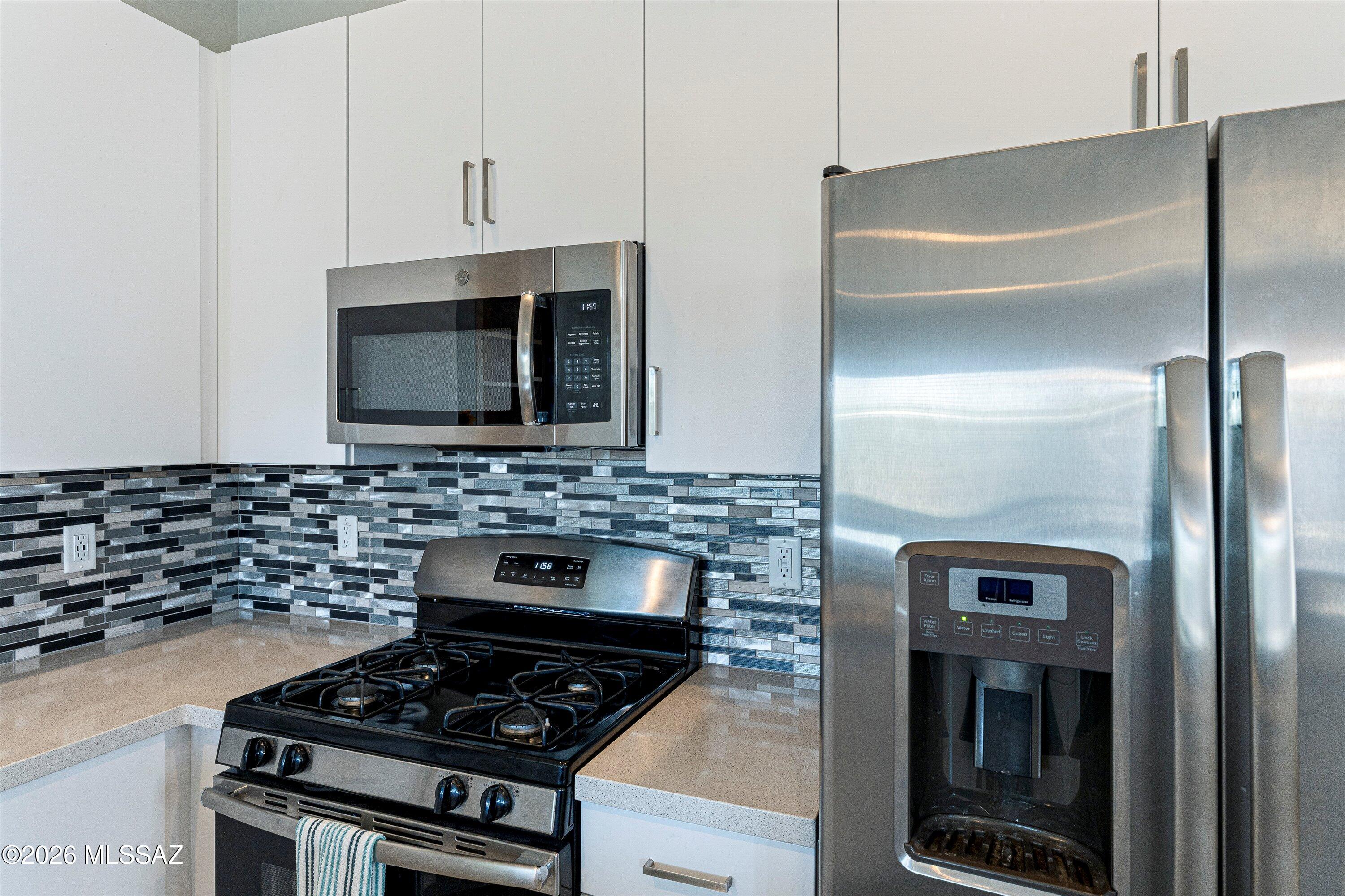 Elementary Place SQ20163230723 - Residential