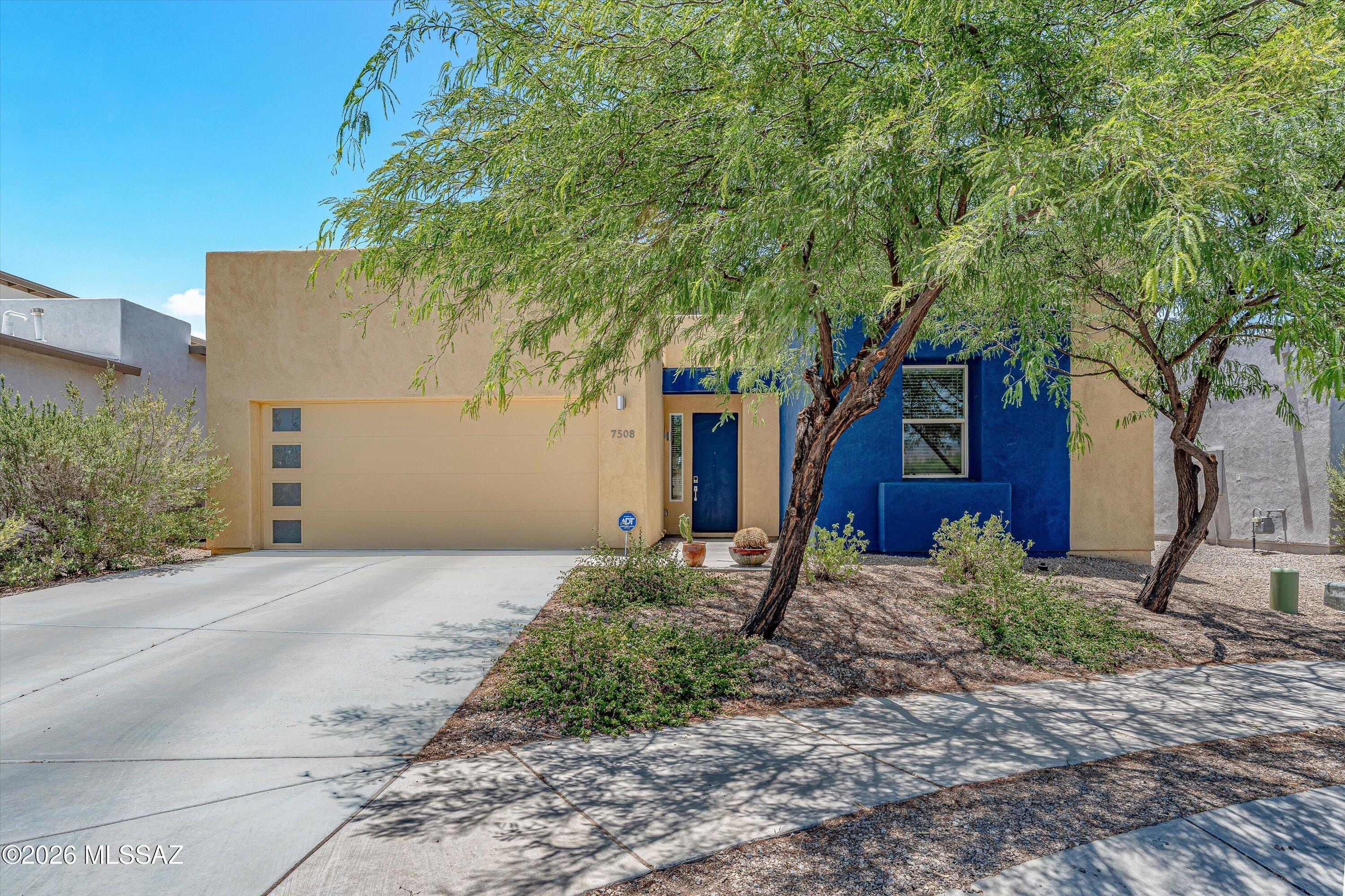 Elementary Place SQ20163230723 - Residential