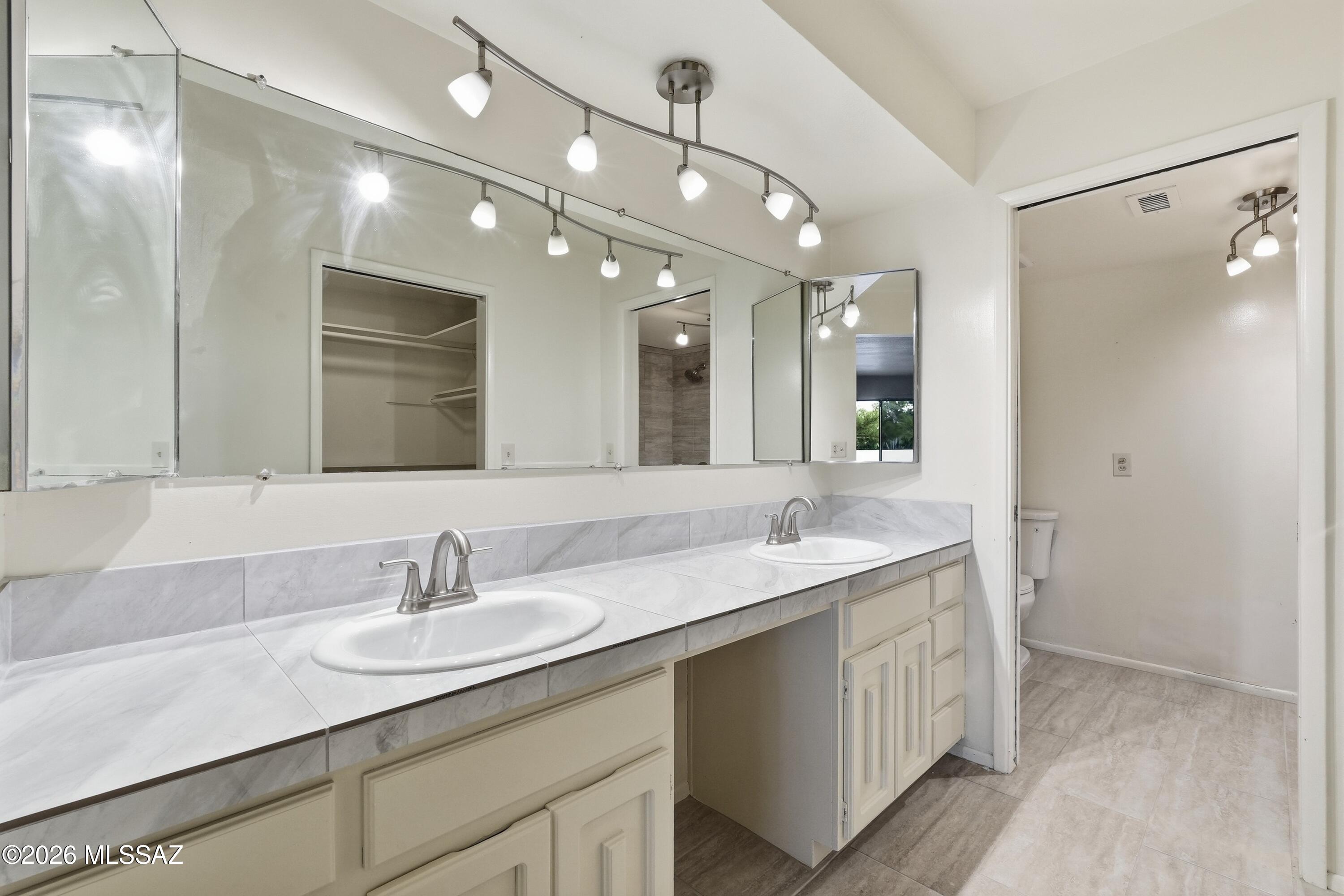 Casas Del Oro Norte (89-130) - Residential