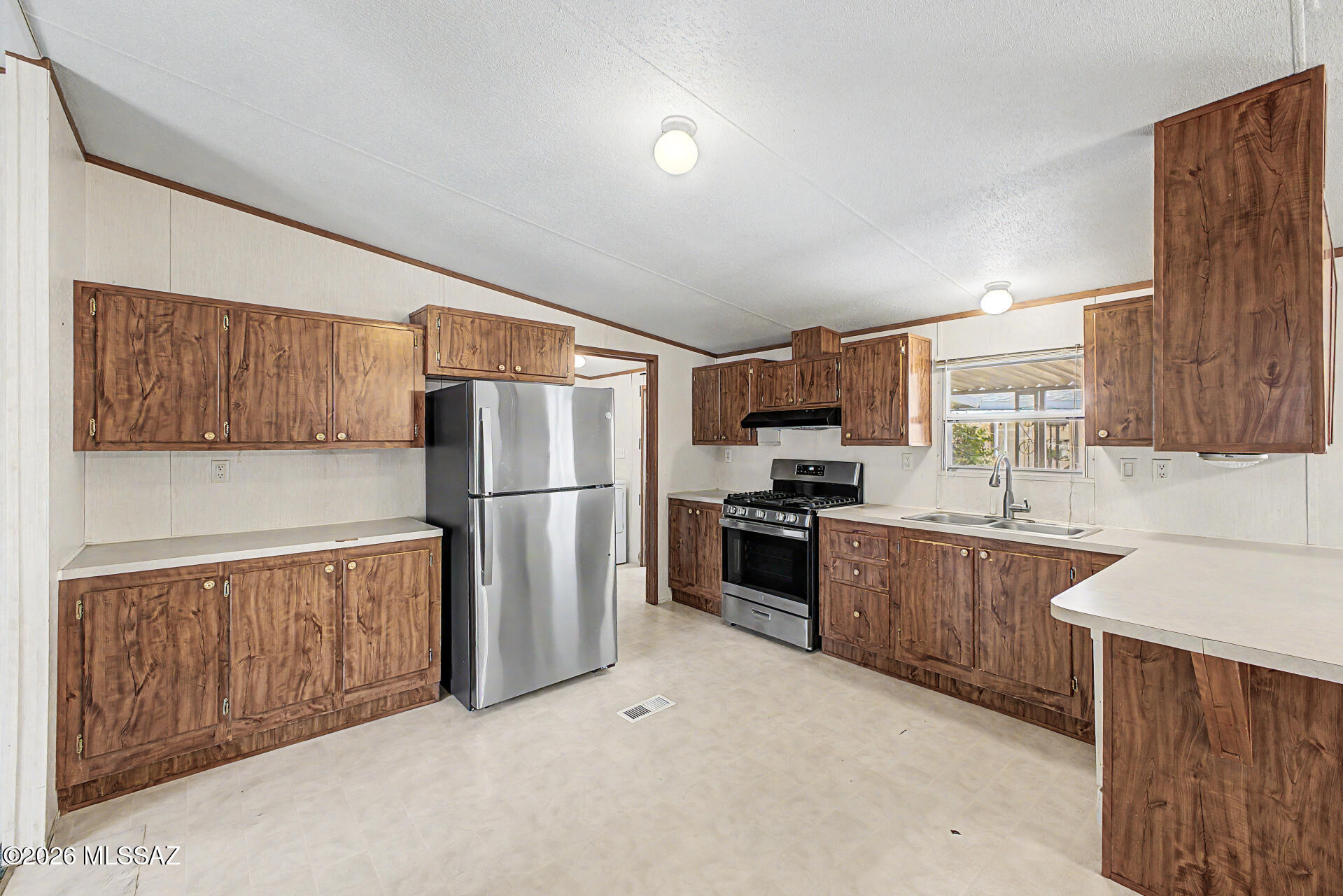 Country Club Terrace (1-108) - Residential
