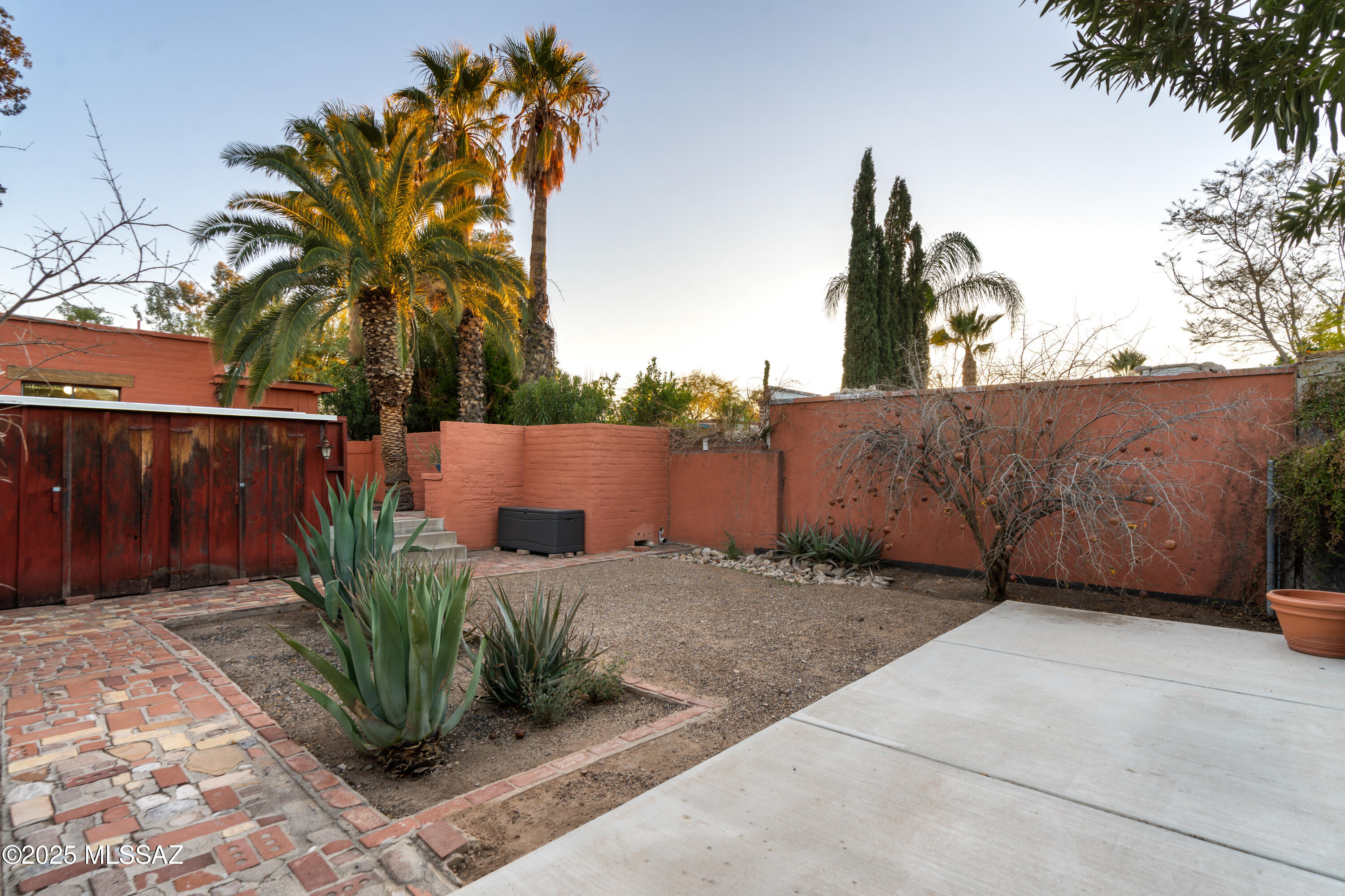 El Montevideo Estates - Residential
