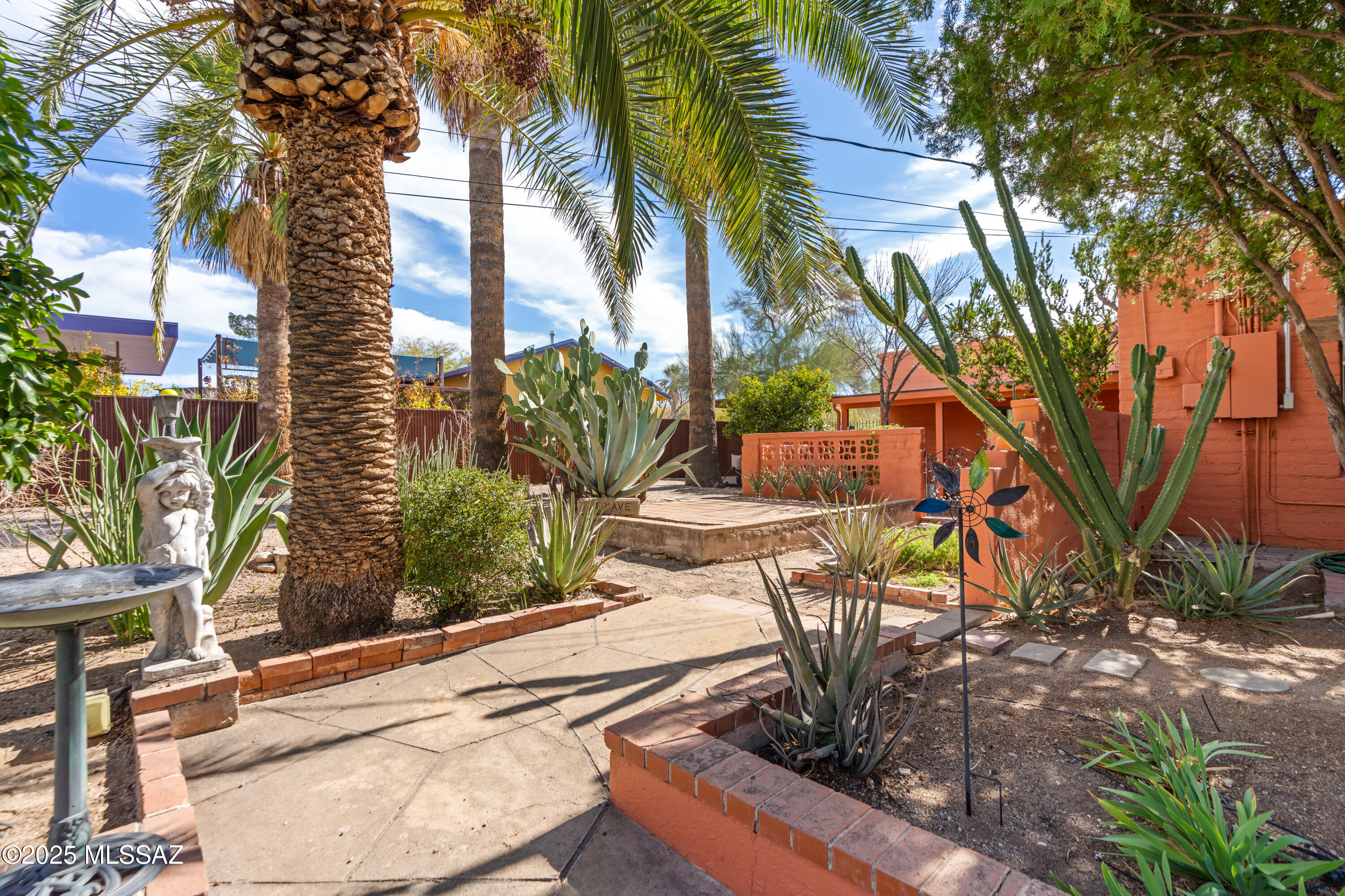 El Montevideo Estates - Residential
