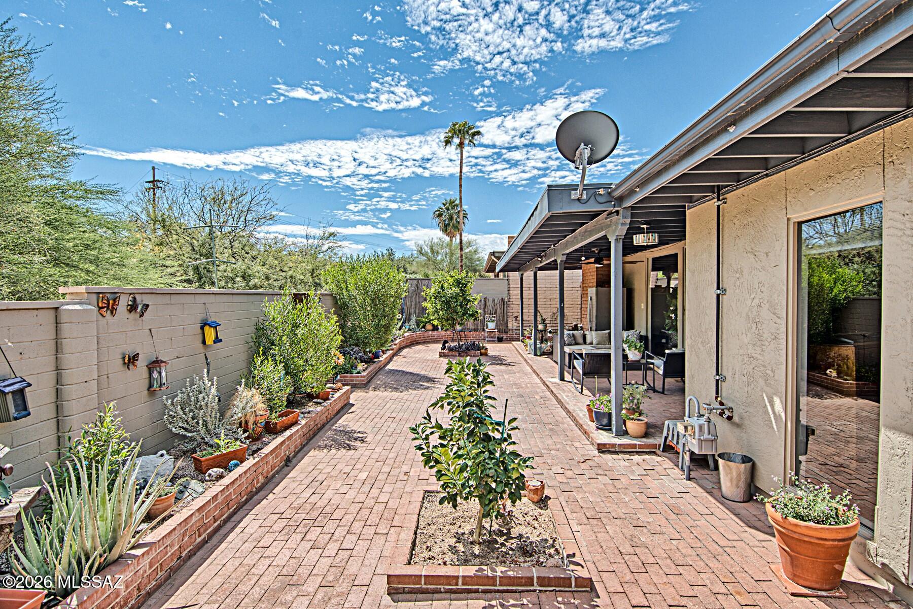 Oro Valley Townhouses (47-52, 58-91) - Residential