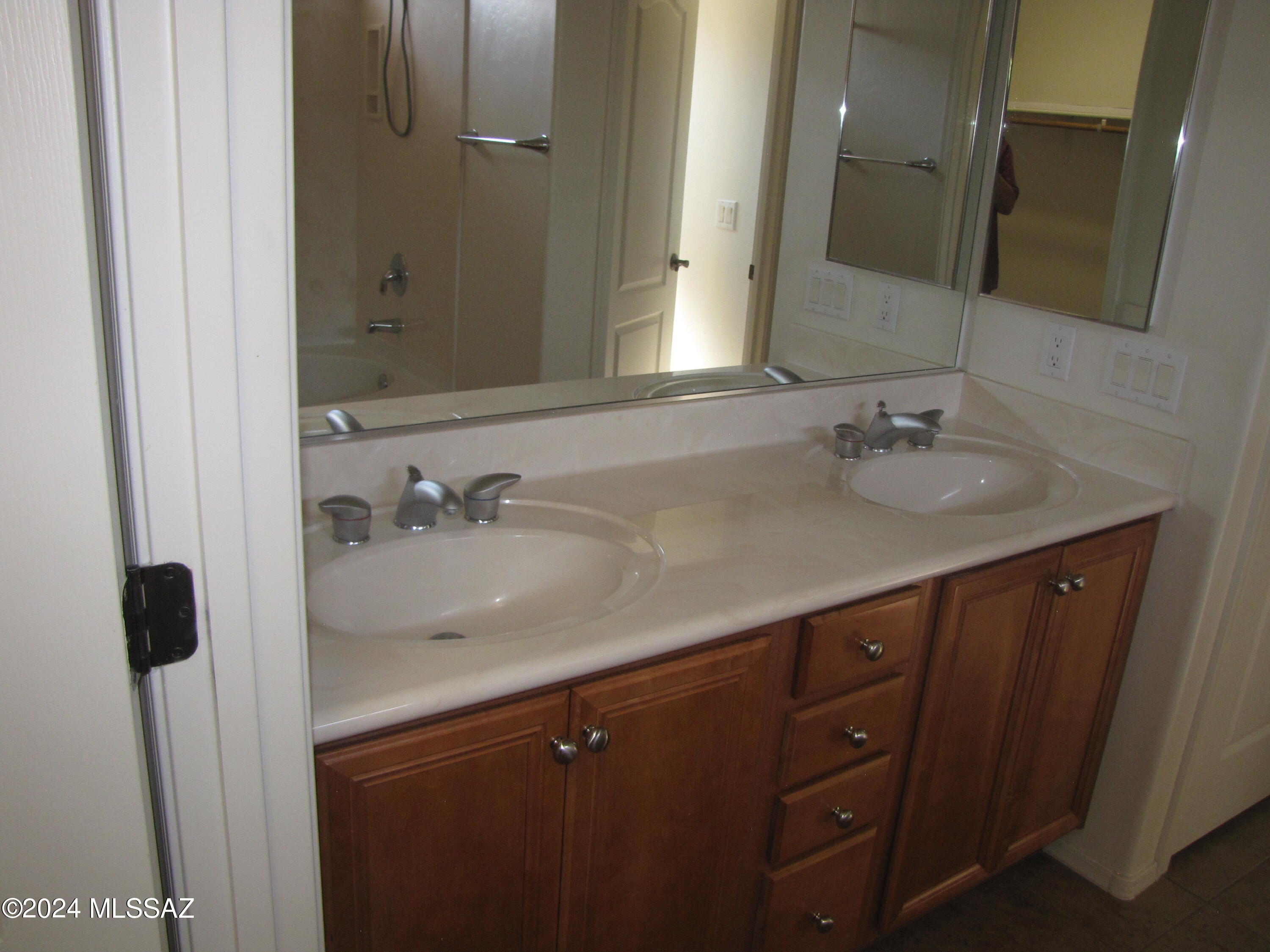 Oasis Santa Rita (1-298) - Residential Lease