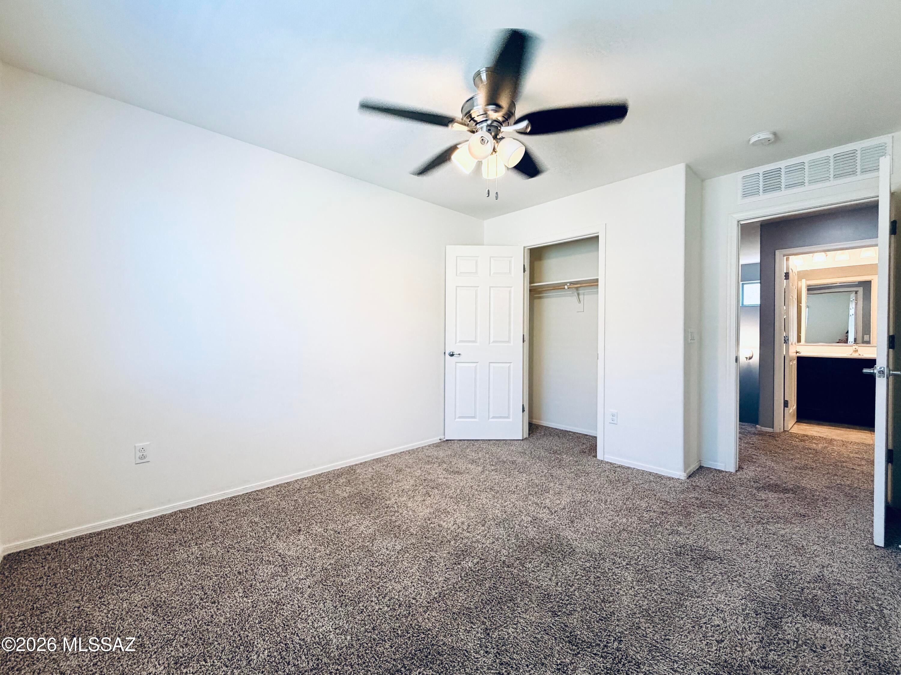 Vista Del Lago Norte SQ20140780198 - Residential Lease