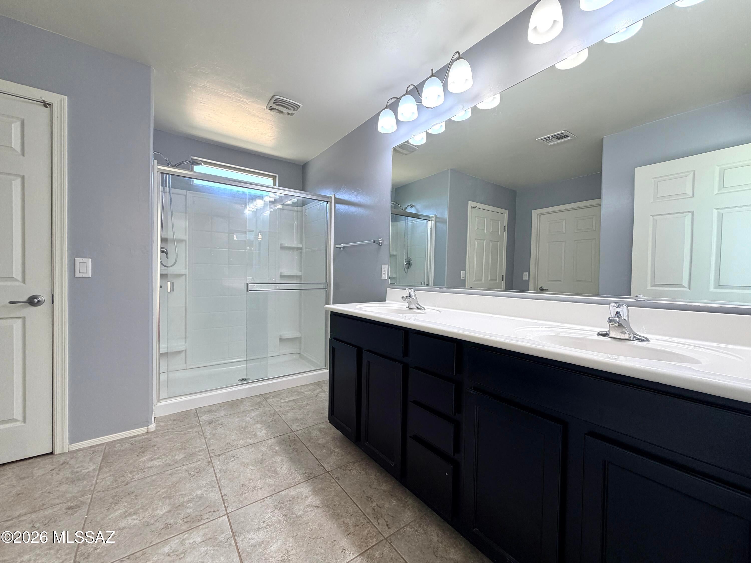 Vista Del Lago Norte SQ20140780198 - Residential Lease