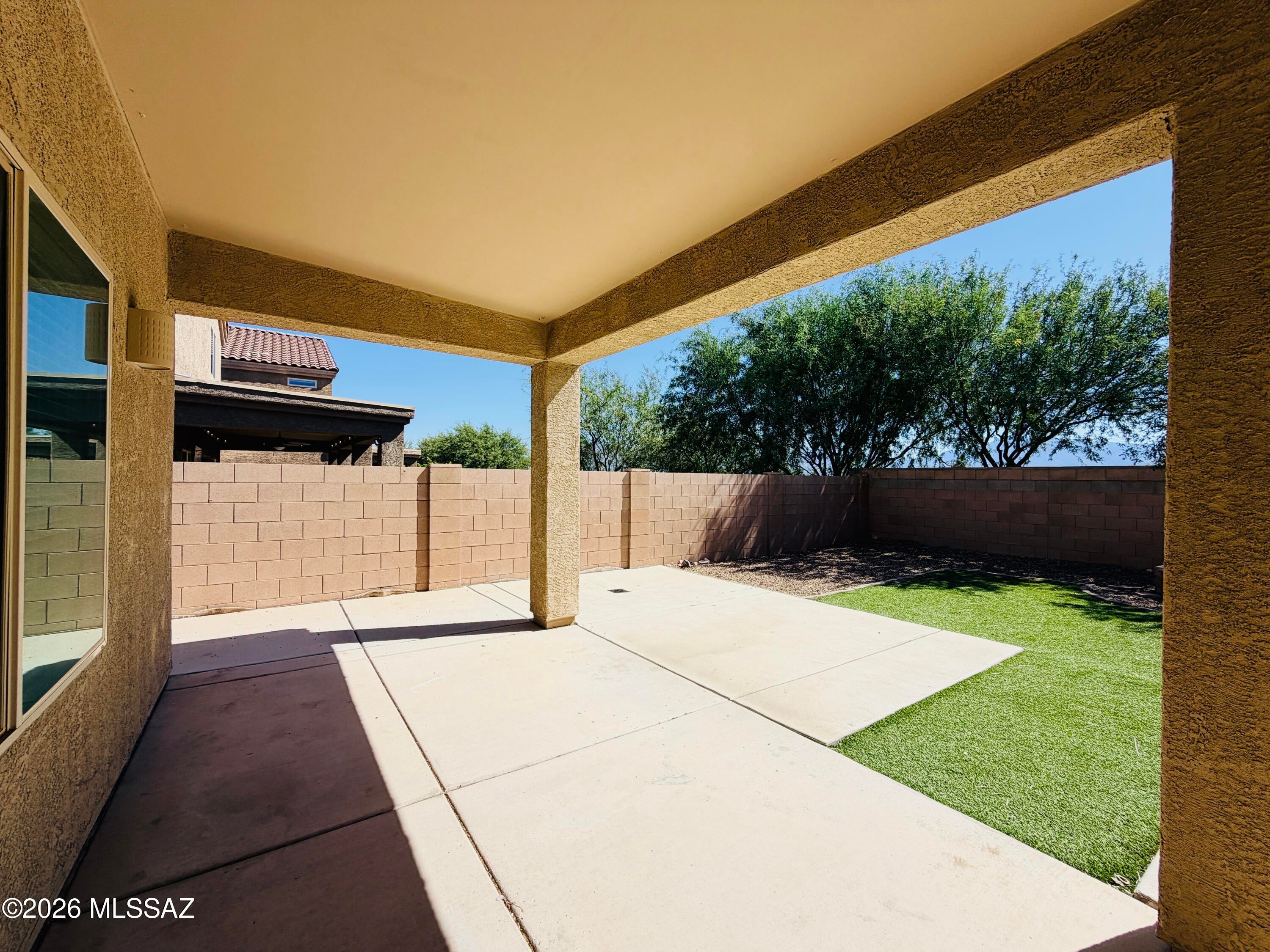 Vista Del Lago Norte SQ20140780198 - Residential Lease