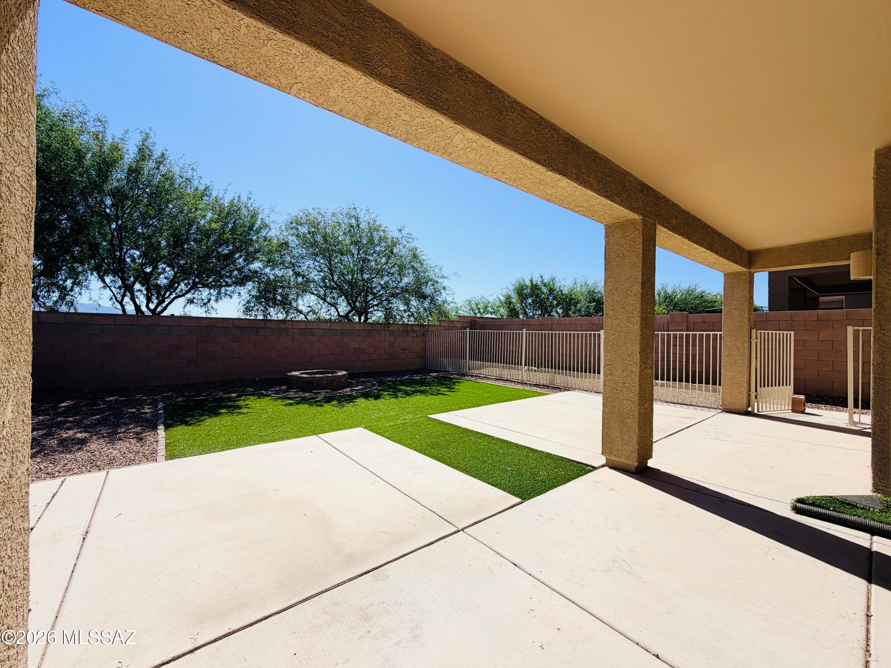 Vista Del Lago Norte SQ20140780198 - Residential Lease