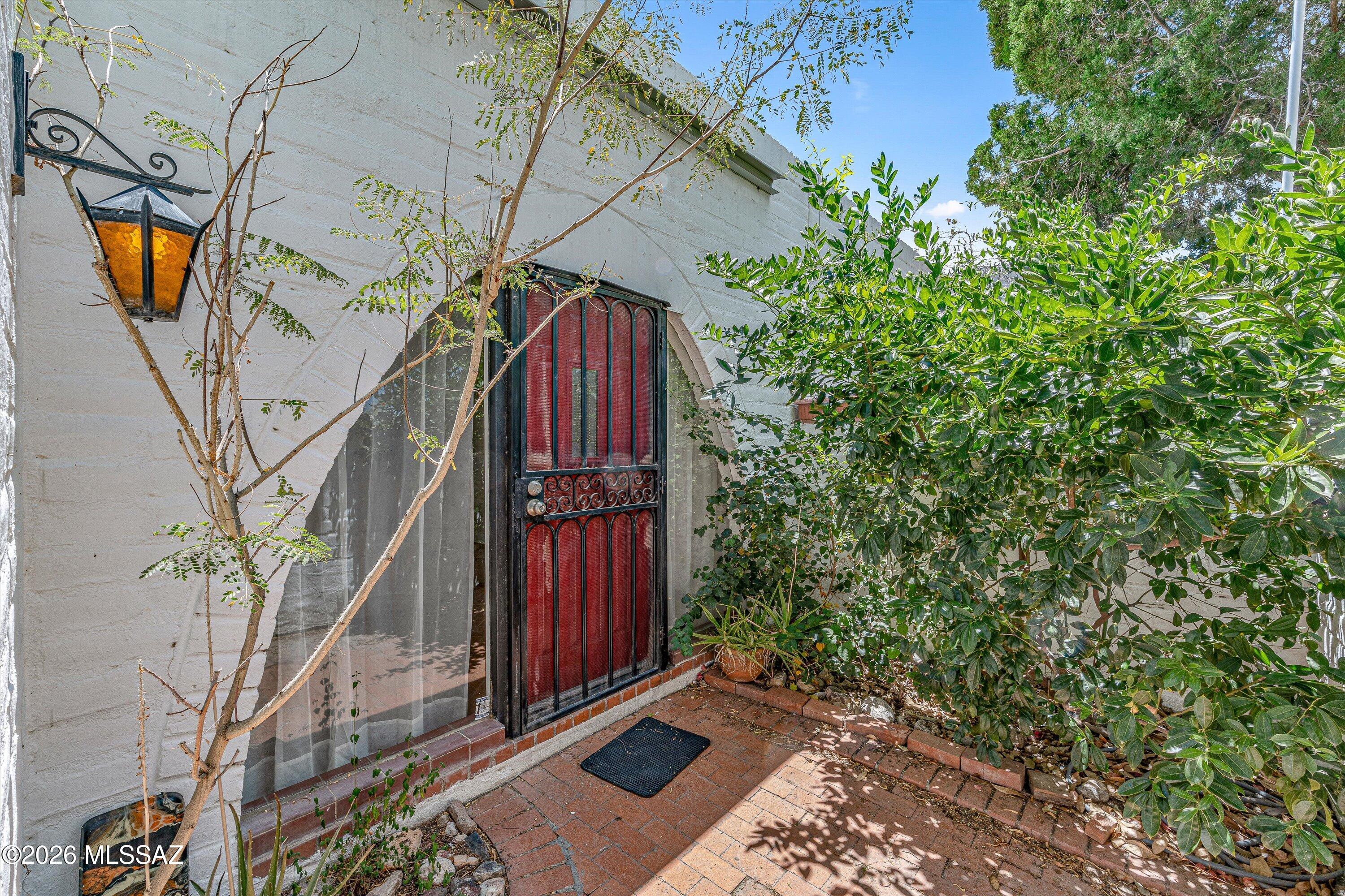 Las Lomitas (1) - Residential