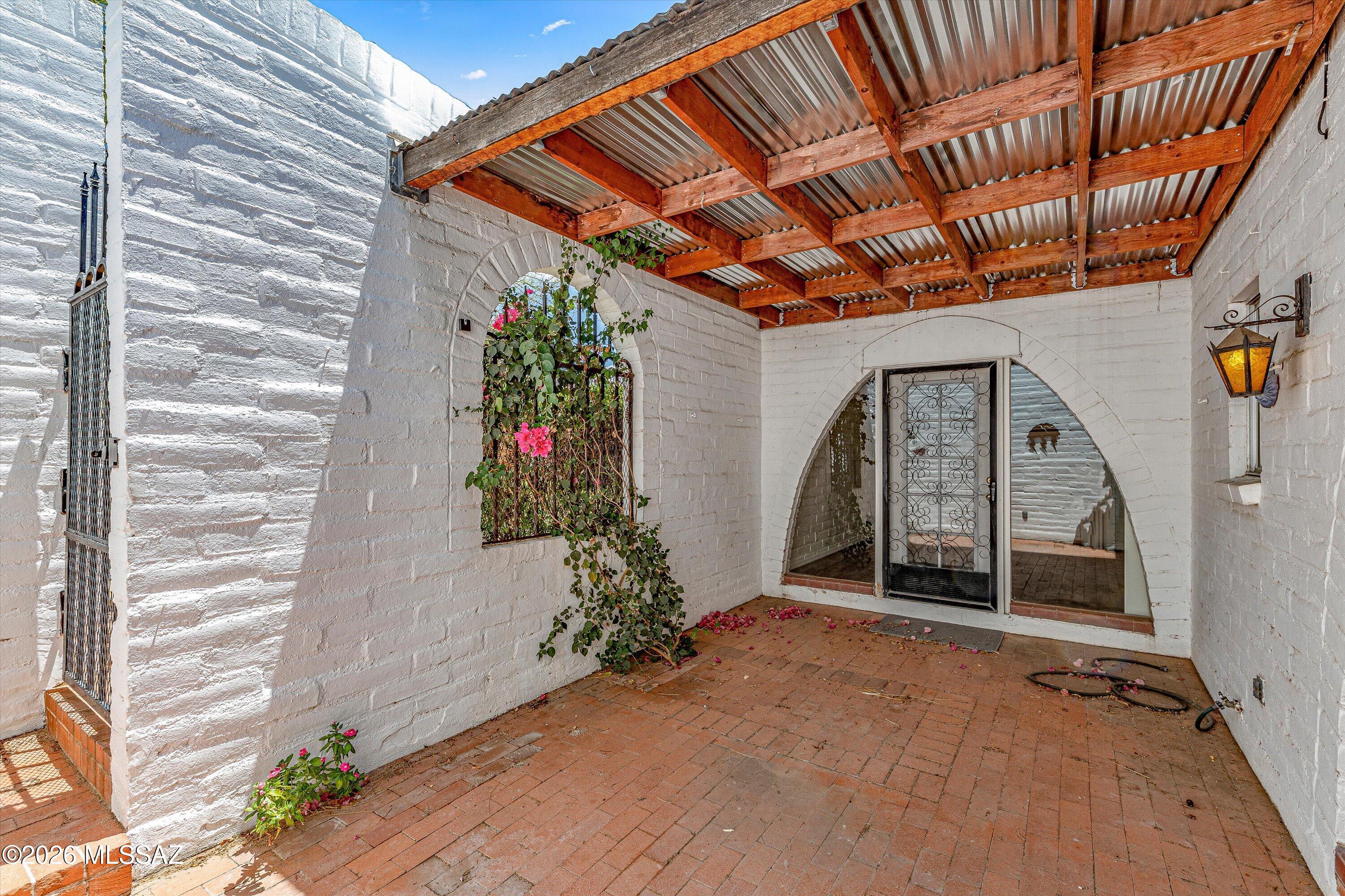 Las Lomitas (1) - Residential