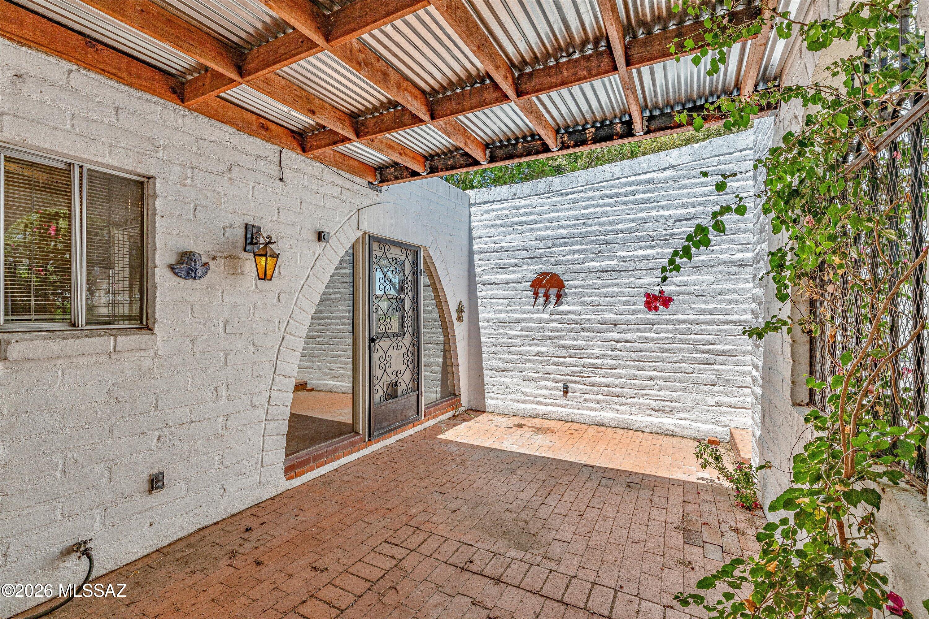 Las Lomitas (1) - Residential