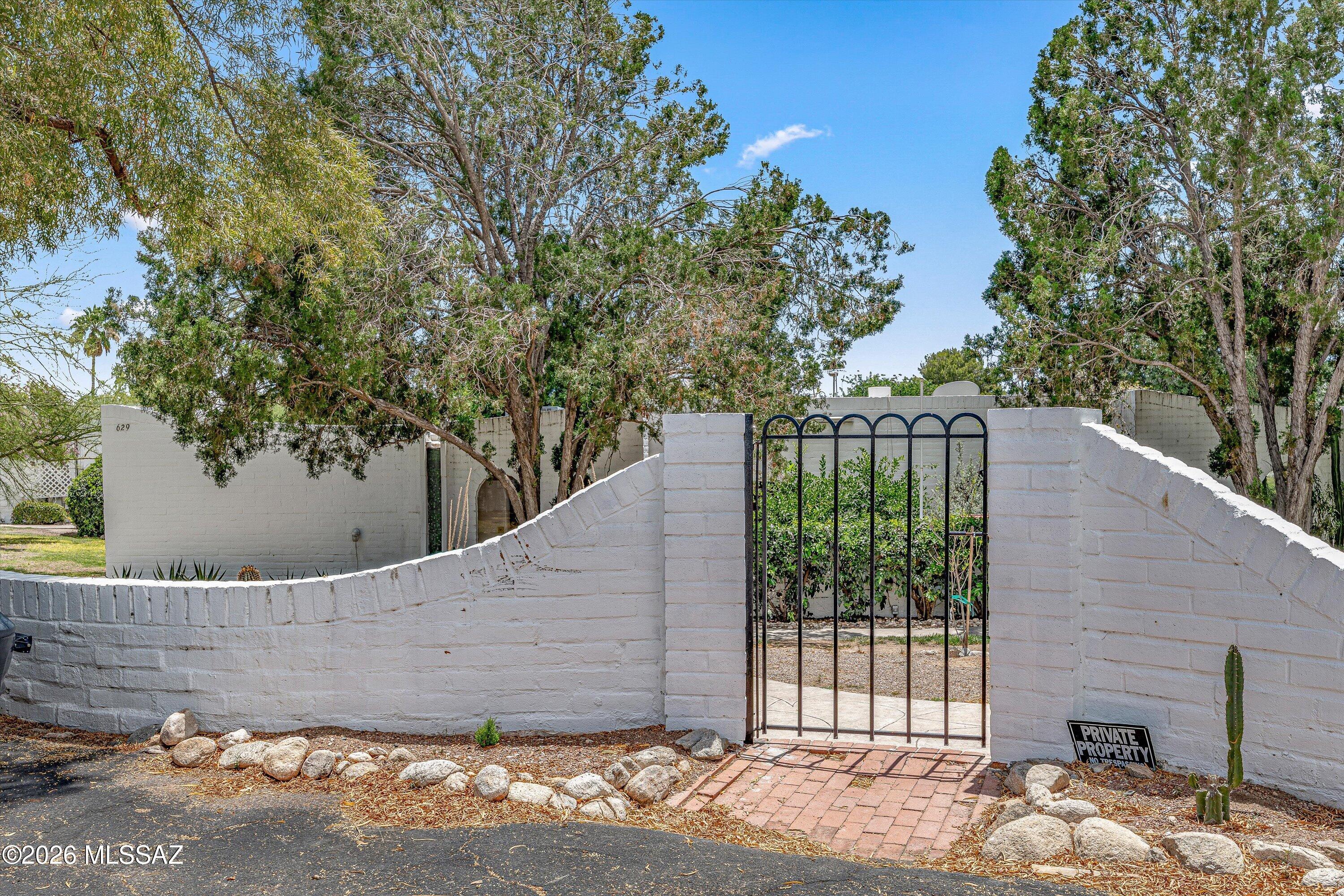 Las Lomitas (1) - Residential