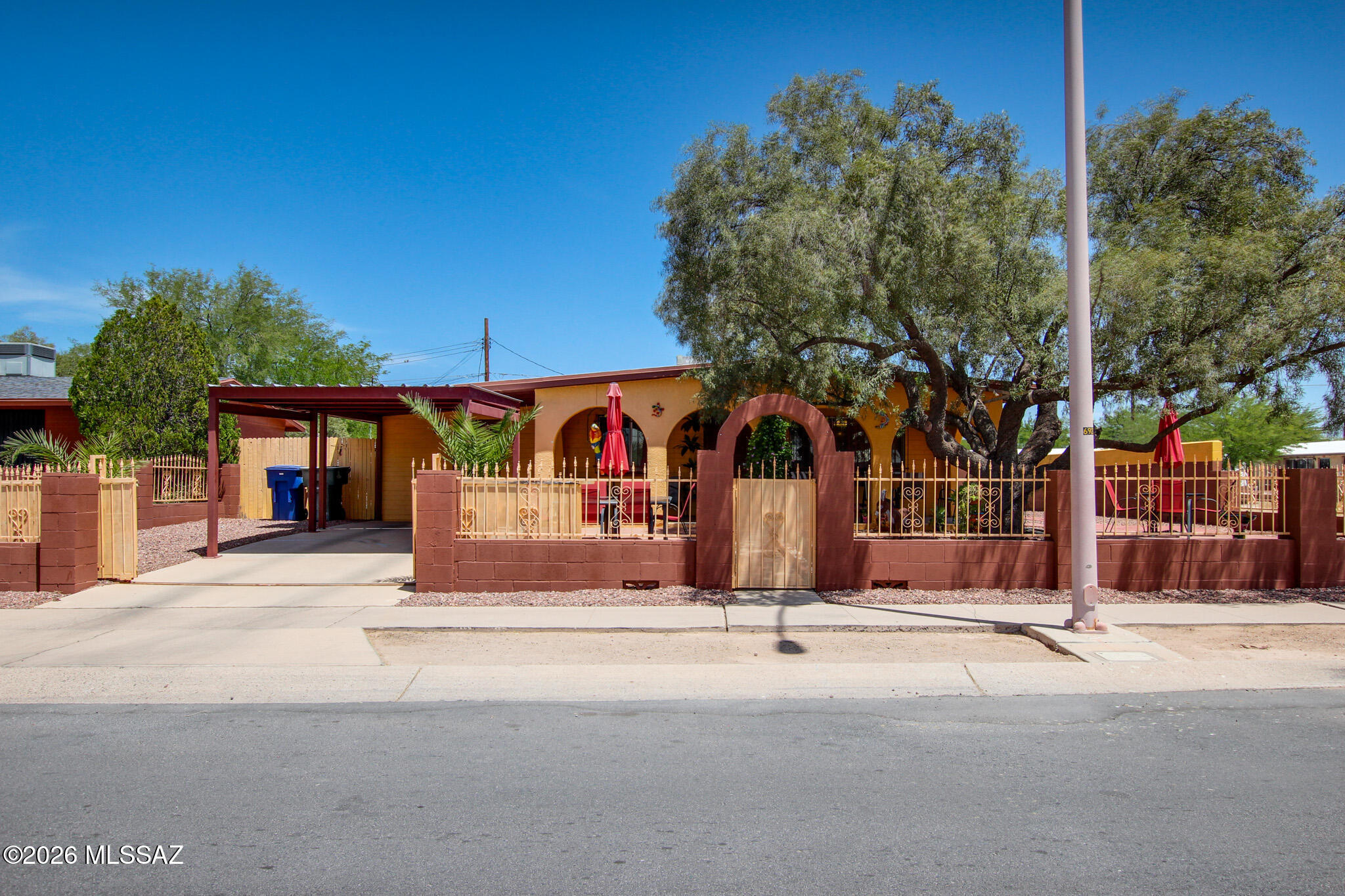 This beautiful 3bed/2 bath home offers opportunity to own a property on a huge corner lot with no HOA. Perfect for those needing extra space, there's plenty of room for RVs, trailers, toys, and more, all surrounded by a full block wall for added privacy. For added peace of mind, the seller is providing a transferable First American Home Warranty with HVAC coverage that goes into effect for the buyer at closing.

From the moment you arrive, you'll notice the great curb appeal and inviting exterior. Inside, the home features attractive color tones throughout, newer appliances, and a recently enclosed laundry room for added convenience. The spacious backyard includes a storage shed, providing even more room for tools, equipment, or extra storage.