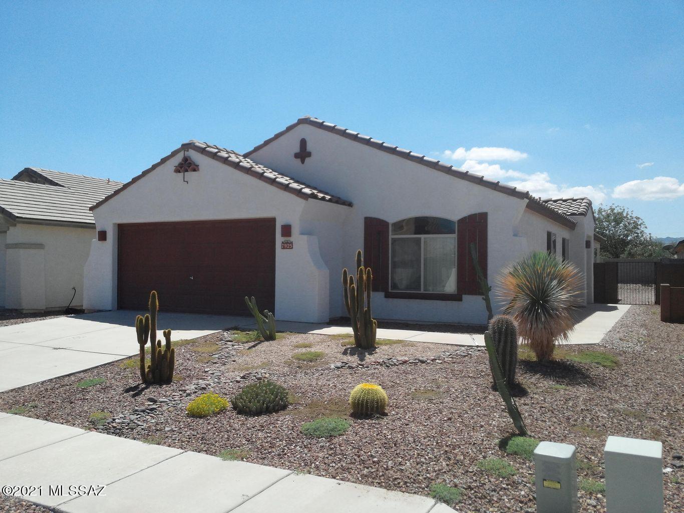 3BD/2BA in lovely Continental Ranch Built in '02 this open home has large, vaulted ceilings, beautiful tile in the kitchen and dining area. Kitchen includes gas oven/stove, dishwasher, & fridge. Large master bedroom with walk-in closet and private bath! Washer/Dryer incl. Backyard has covered patio and rock throughout! Community has parks and lots to do! Don't miss out on this wonderful home! CALL TODAY! **List price includes a $45 concession for changing AC filters monthly.