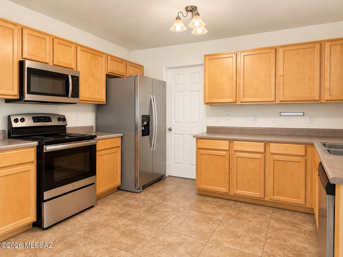 Rancho Del Lago (1-100) - Residential Lease
