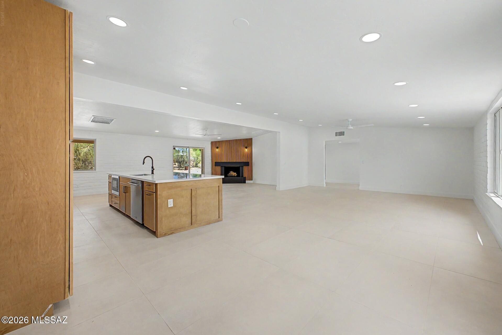 Sunset Manor(1-92) - Residential