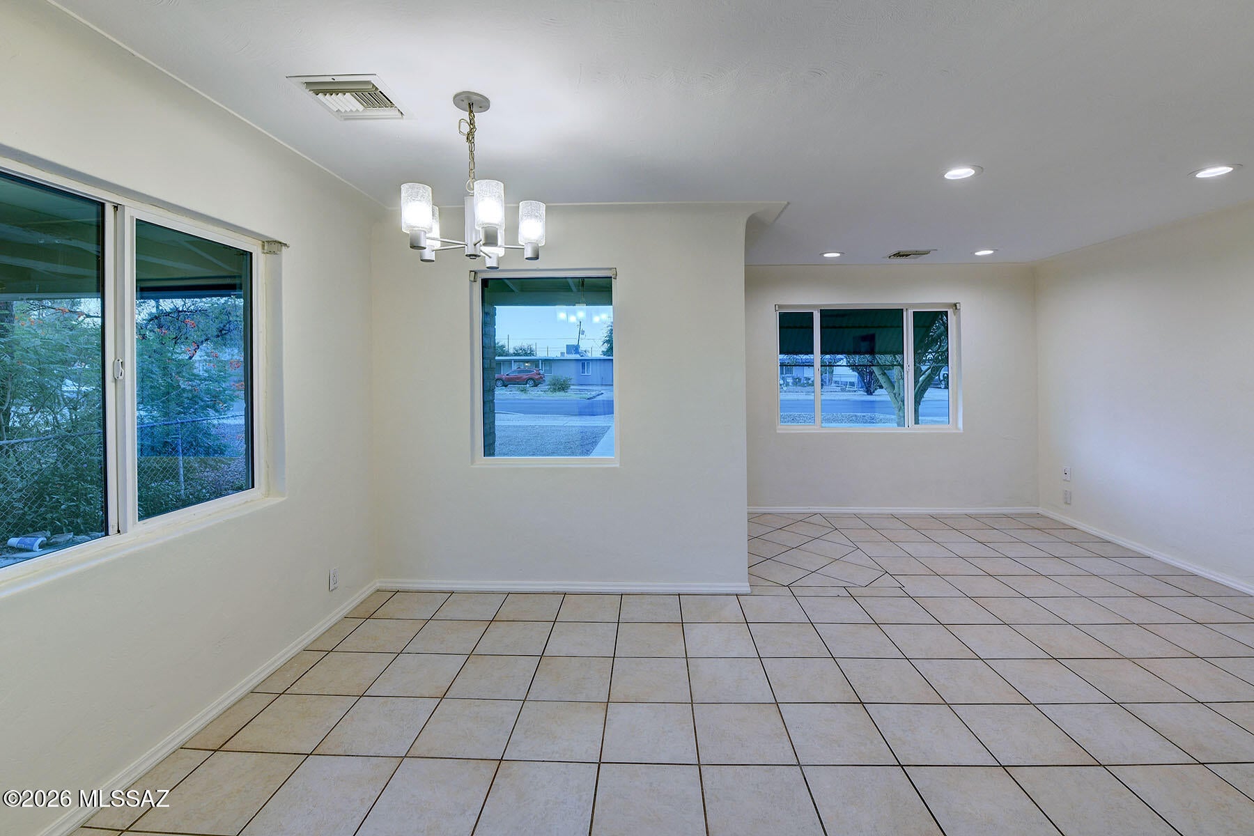 Country Club Manor - Residential