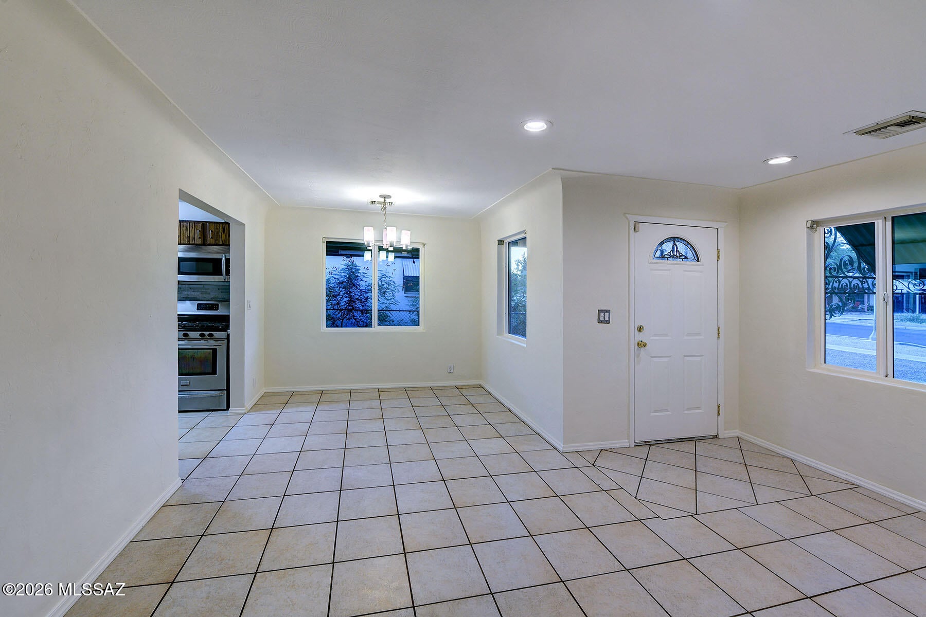 Country Club Manor - Residential