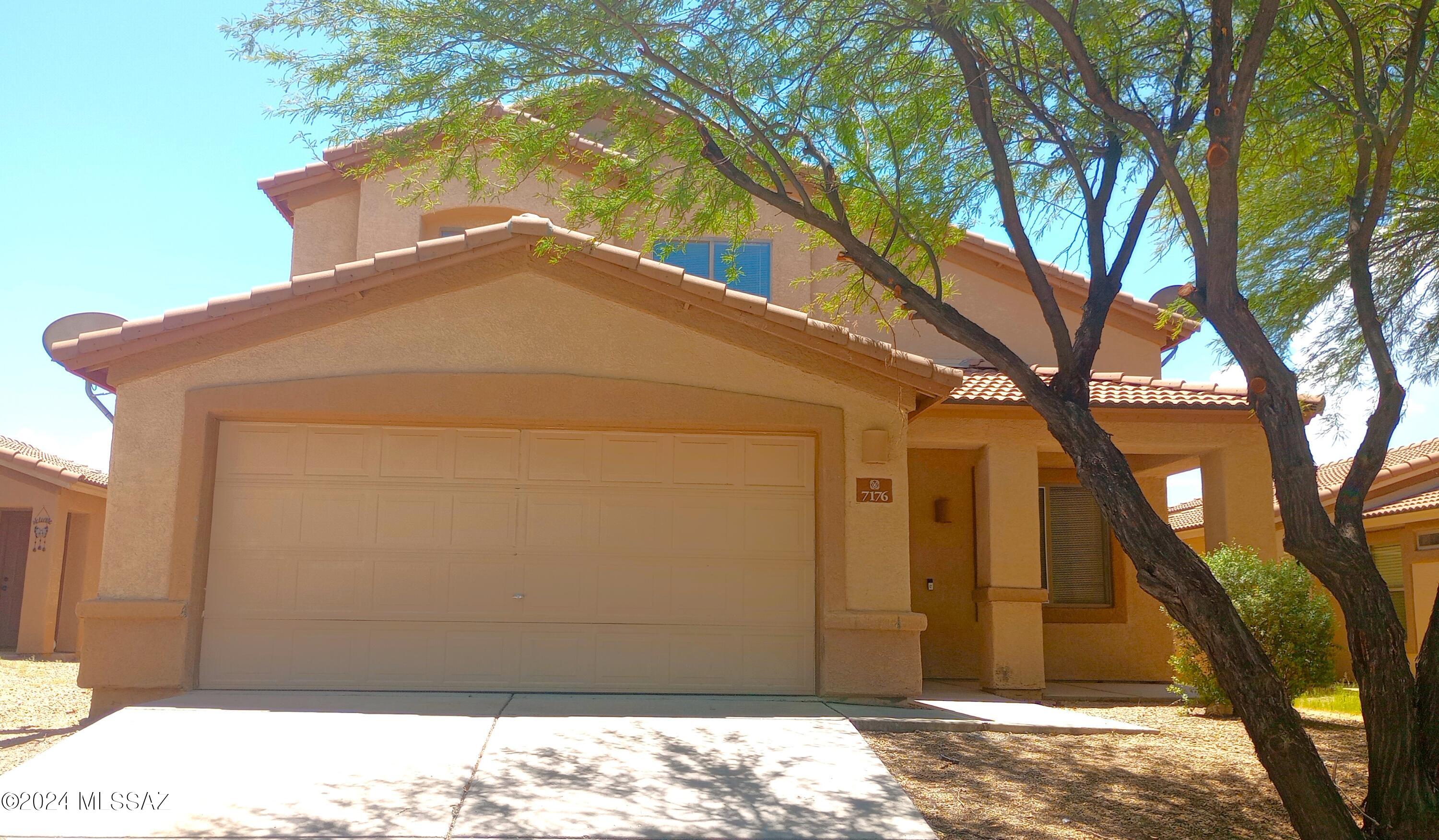 Available end of April 2026. Beautiful home in Star Valley near the Casino Del Sol.  3 bedrooms and 2 full baths upstairs and 1 bedroom and full bath downstairs. Large owners' bedroom with enormous walk-in closet. Ensuite owners bath features separate tub and shower. Nice back yard, 2 car garage, two spacious living areas and big breakfast bar! 
Do Not Disturb the Current Tenants.

Listing brought to you by Amanda Gutierrez with Sunset View Realty, LLC

1 year lease, tenant pays all utilities.  Pets OK with Approval. Must have excellent rental history, full deposit and no evictions. Apply through Zillow.