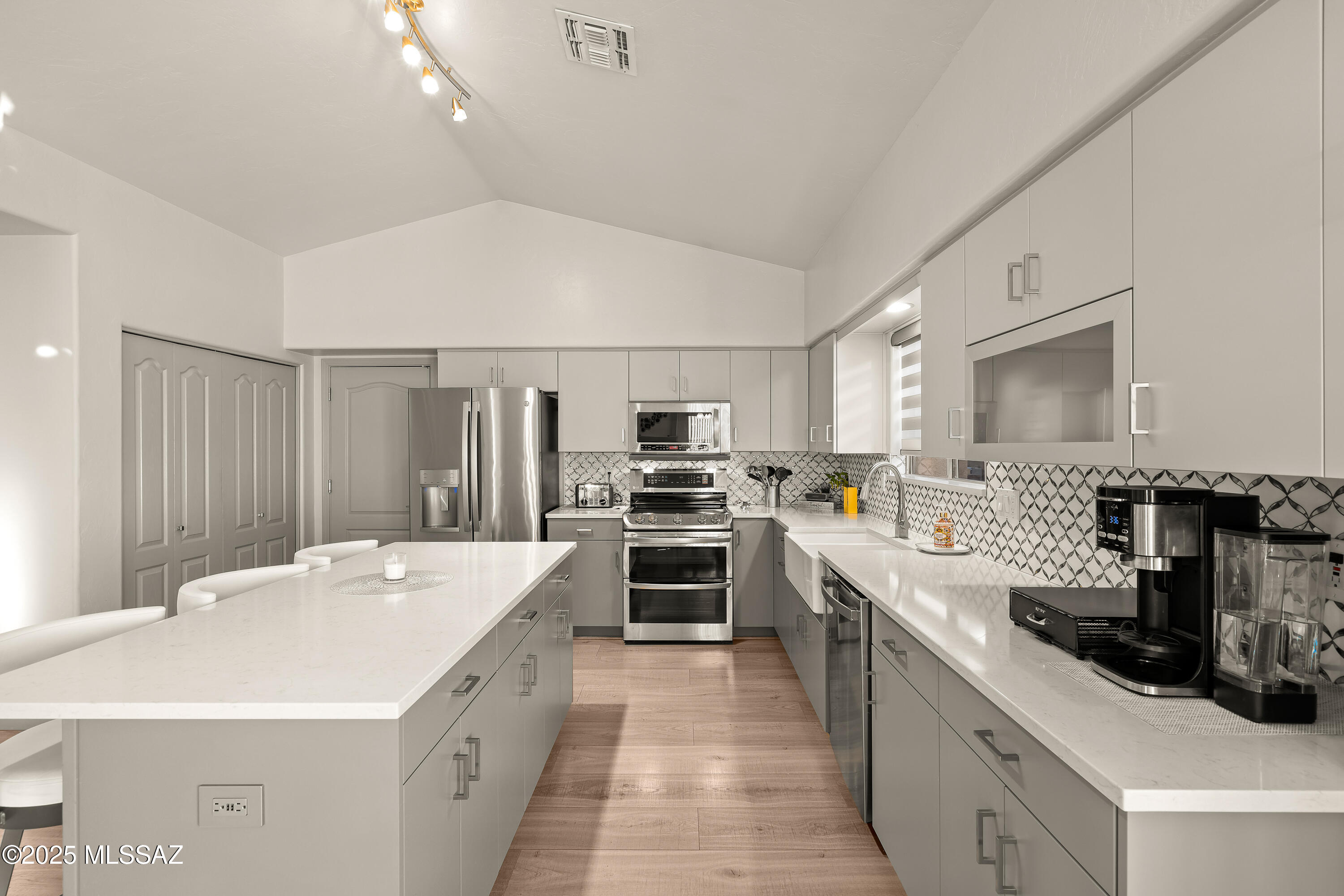 Sabino Mountain (1-290) - Residential