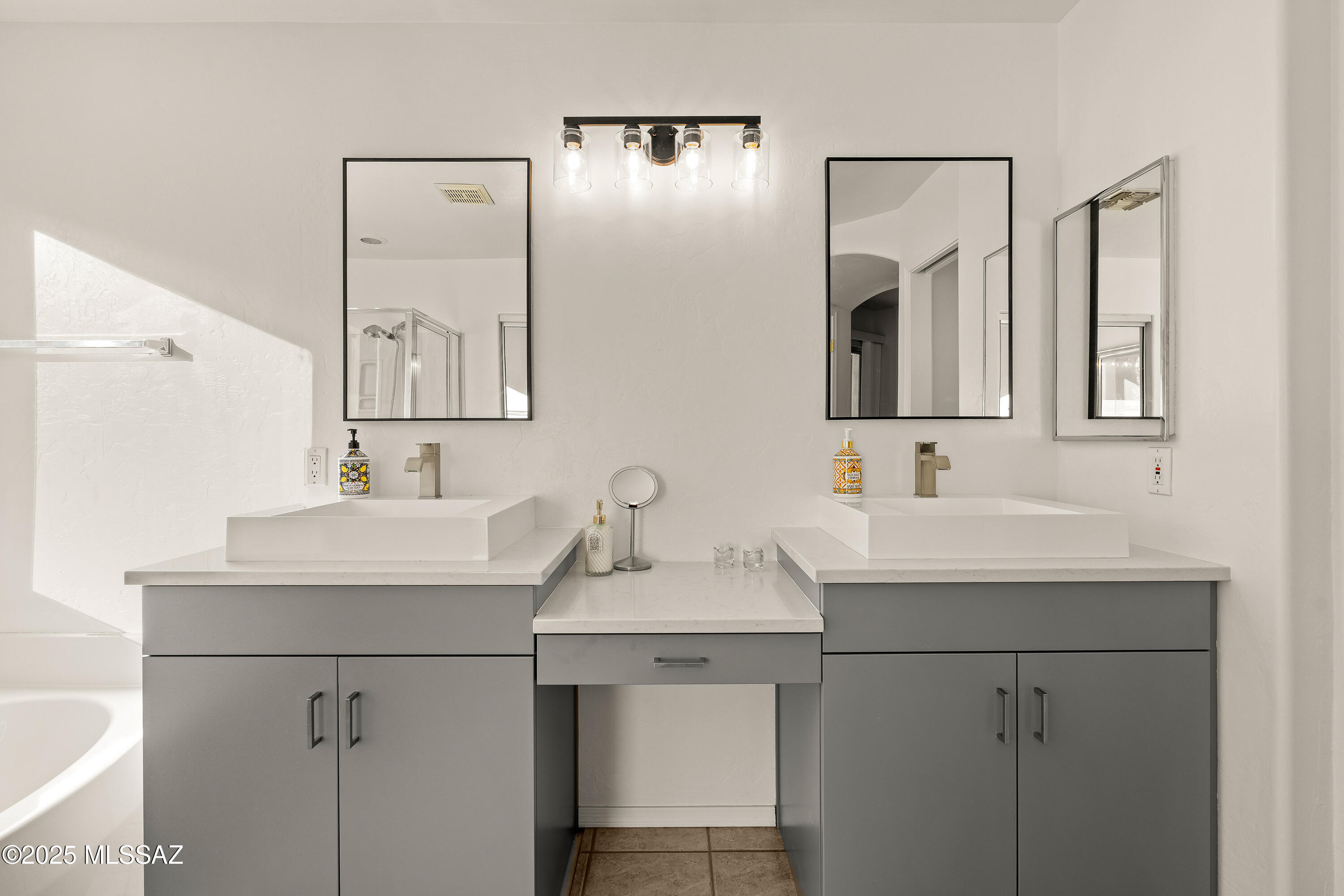 Sabino Mountain (1-290) - Residential