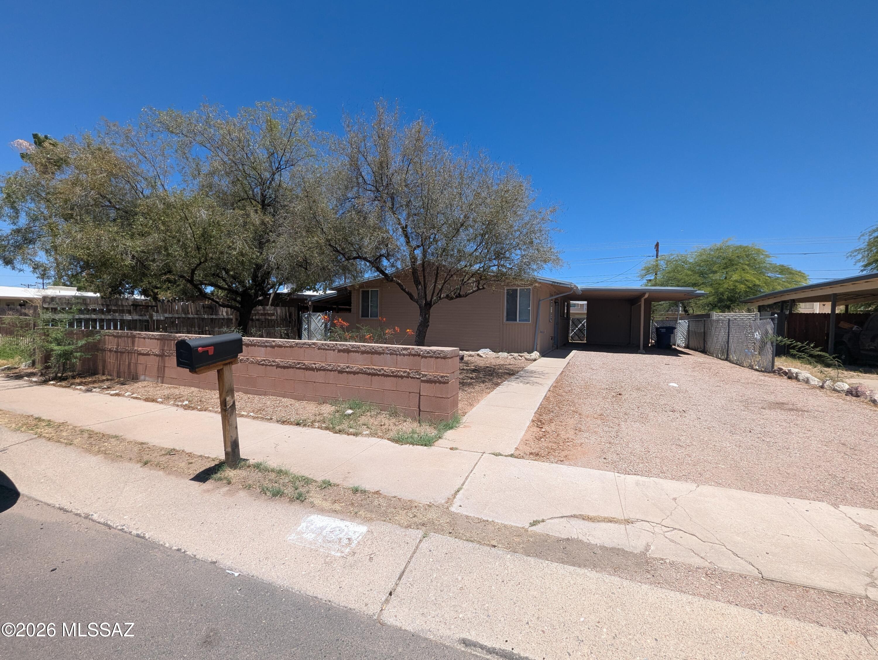 Move in ready 3 bedroom, 2 bath home near Reid Park.  Kitchen has all appliances with a small eat in area.  Large great room with access to a covered patio.  Home has a washer and dryer, AC and large backyard.  Pets are considered and must be approved and a $250 non-refundable deposit.  Pet rent is $30 per month and pictures of all animals must be submitted when applying for the property.