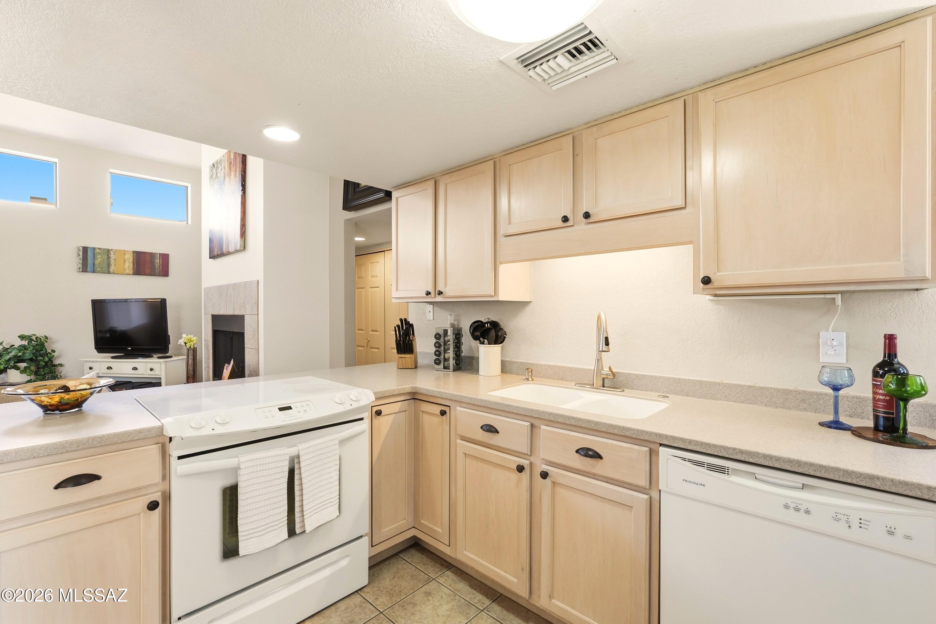 Ventana Vista Condominiums - Residential