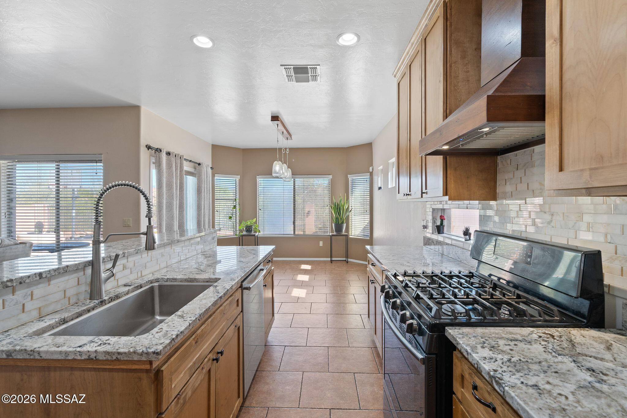 Continental Reserve Blks 17-19 (1-102) - Residential