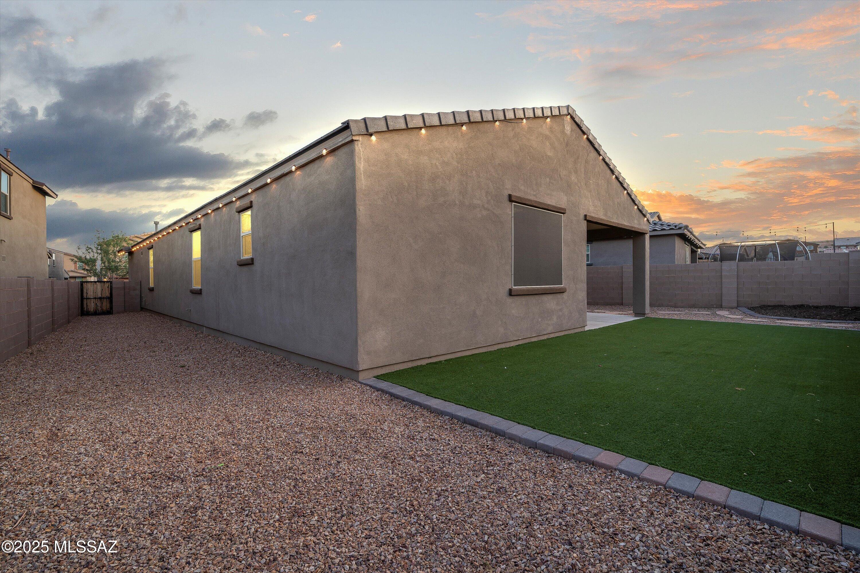 Entrada Del Rio - Residential
