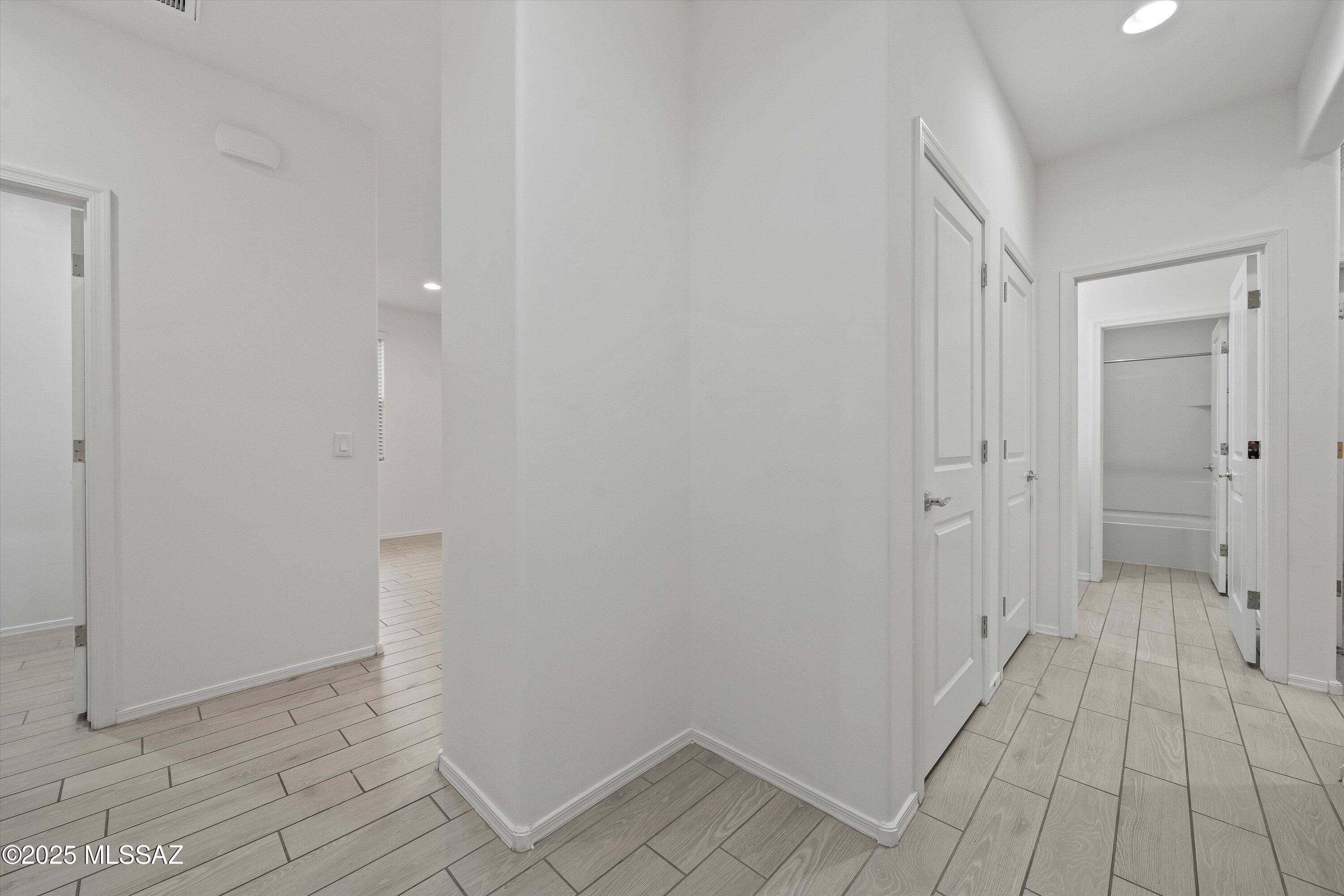 Entrada Del Rio - Residential
