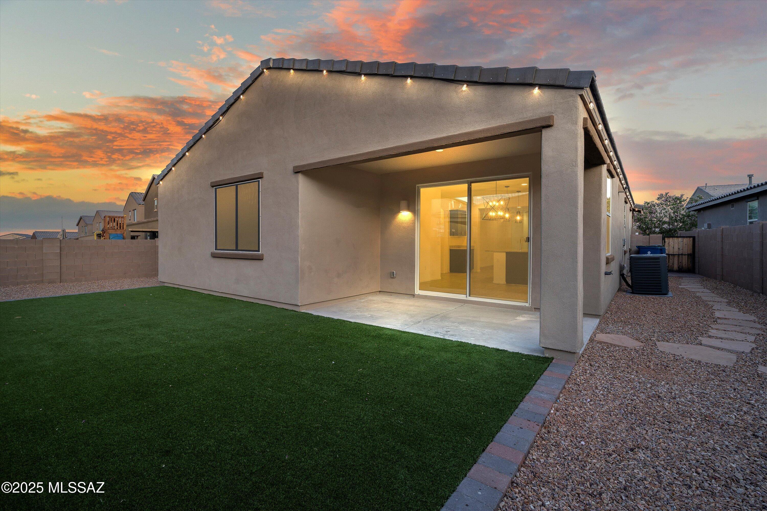 Entrada Del Rio - Residential