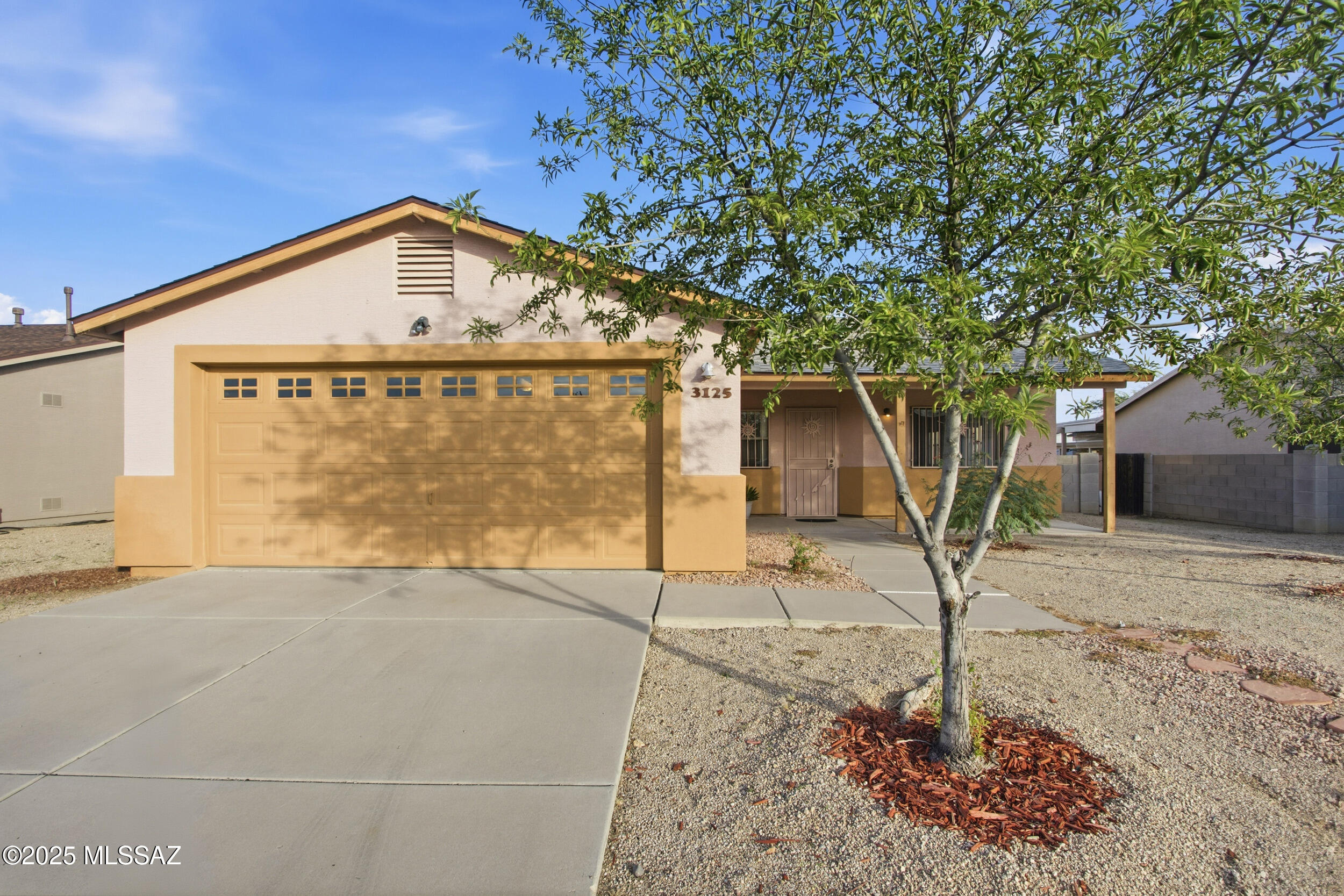 Move-in ready comfortable 3 bedroom, 2 bathroom home with a versatile den/bonus room for an office, playroom, hobby space. This home has a great flow and use of space from the family
room to the kitchen and dining area. Easy low maintenance backyard features large storage shed, perfect for those DIY projects, and a block wall fence. This home is in a relatively new neighborhood with a community feel and is nearby to parks, trails, and recreational areas.
