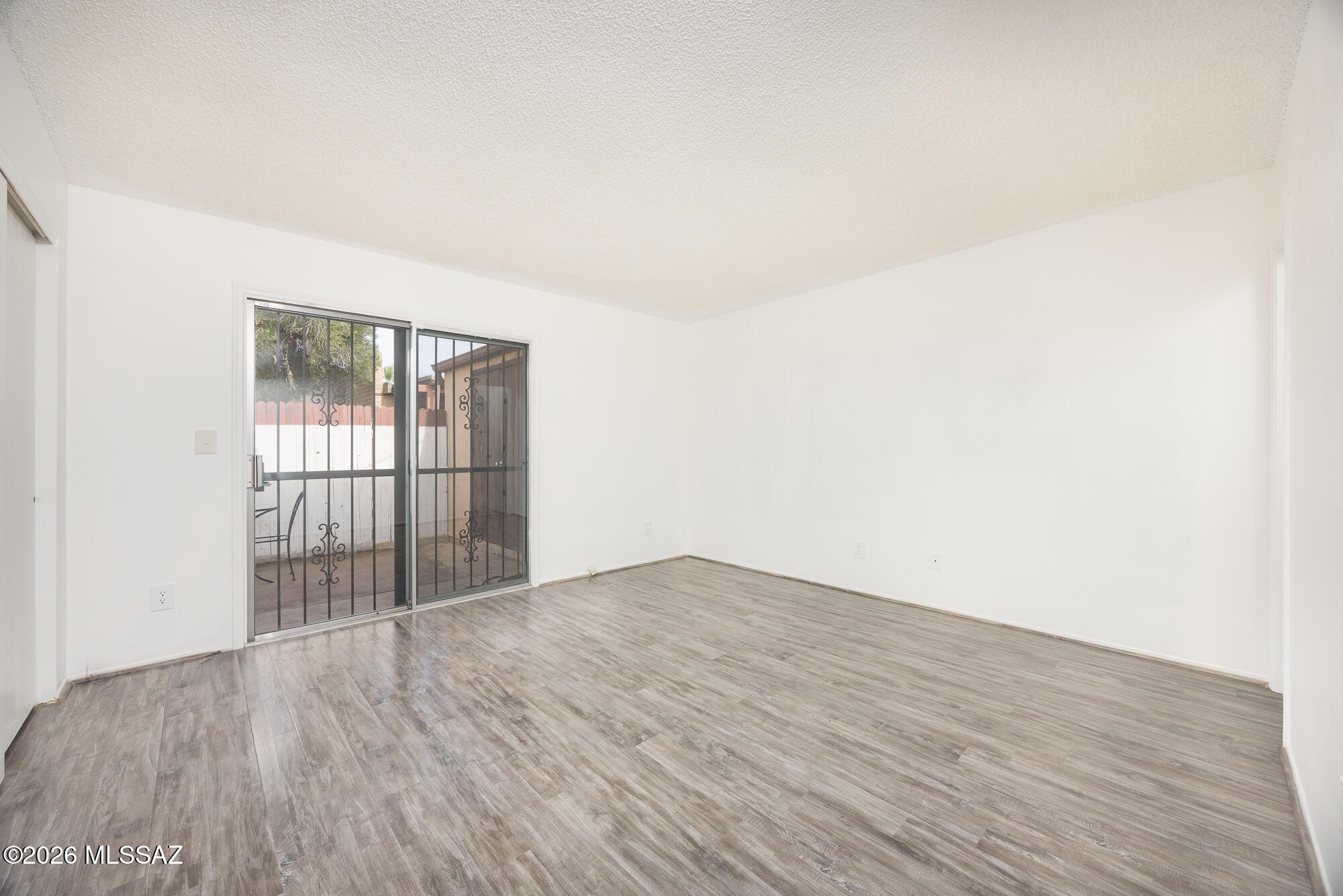 Pantano Park Townhouses - Residential