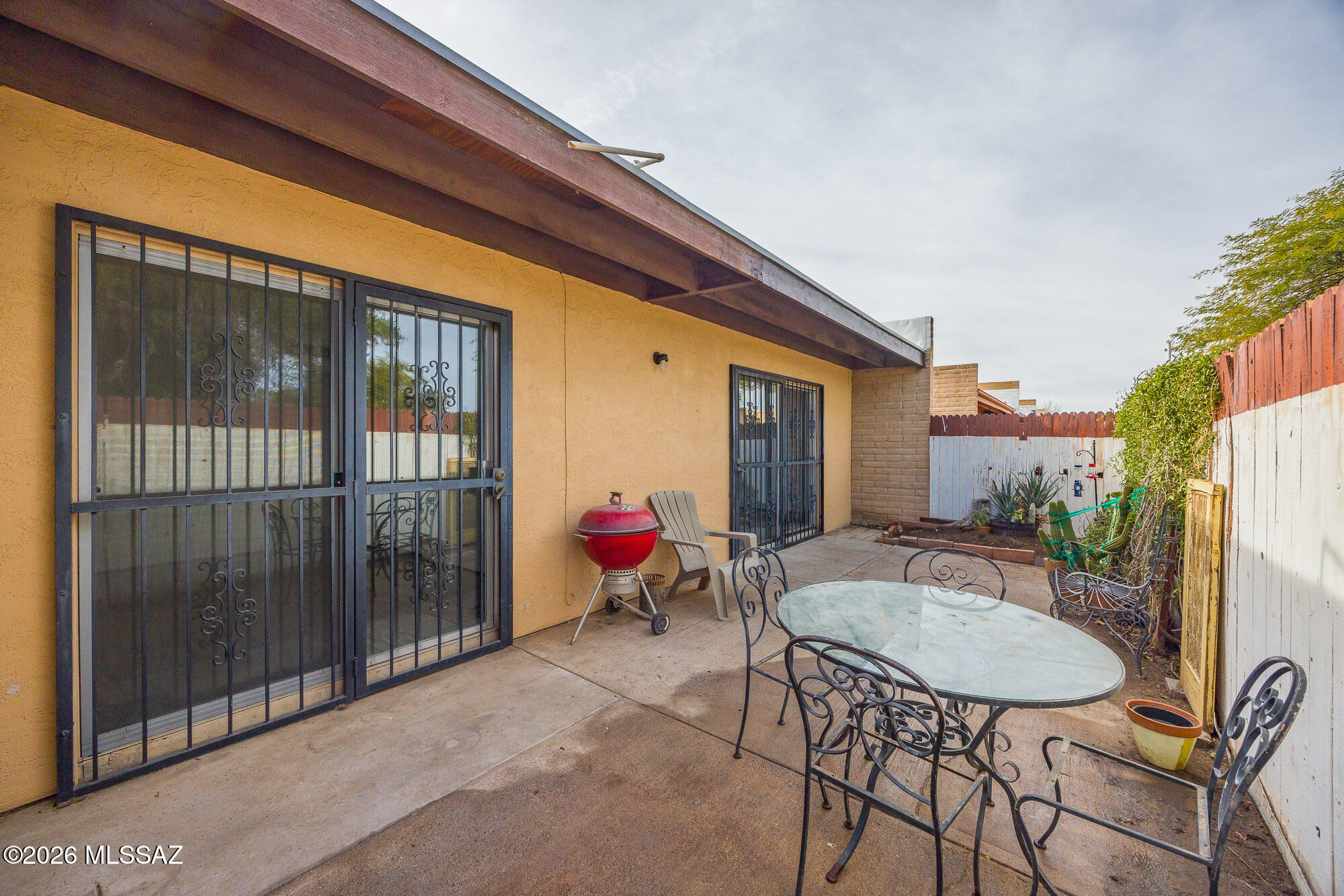 Pantano Park Townhouses - Residential