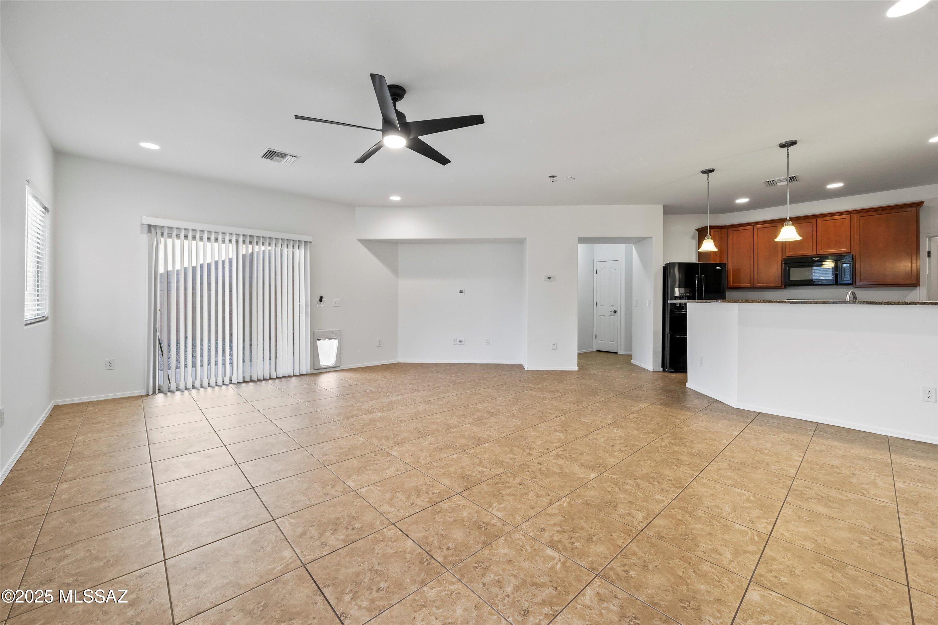 Countryside Manor (1-52) - Residential