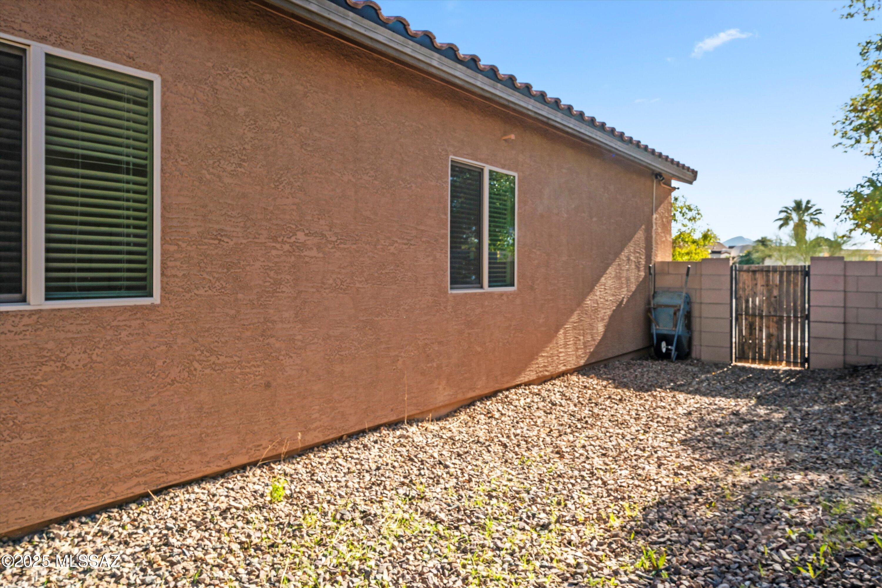 Countryside Manor (1-52) - Residential