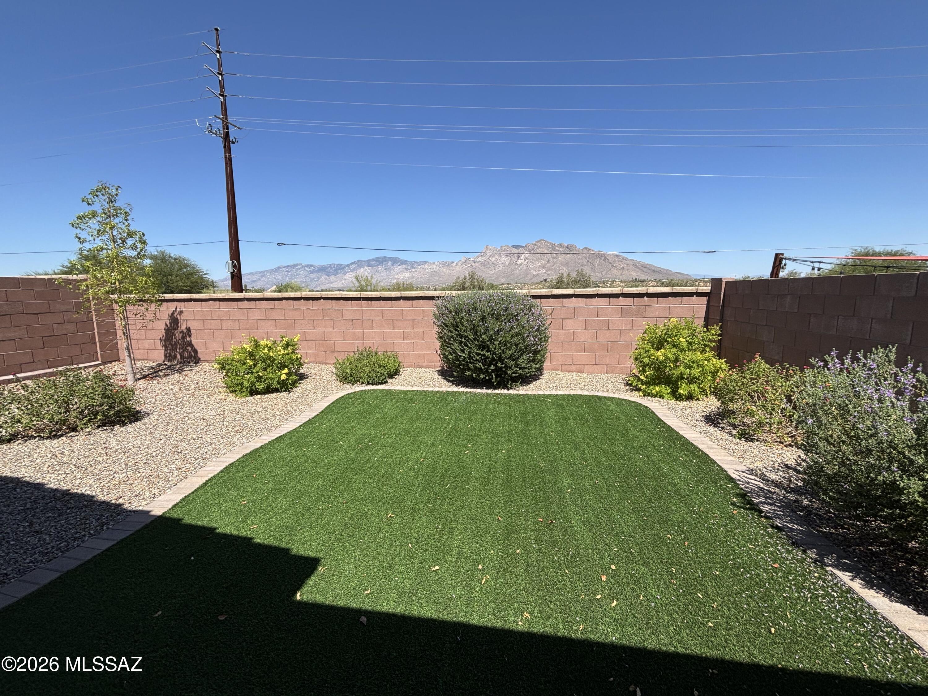 Vista Del Oro (1-108) - Residential Lease