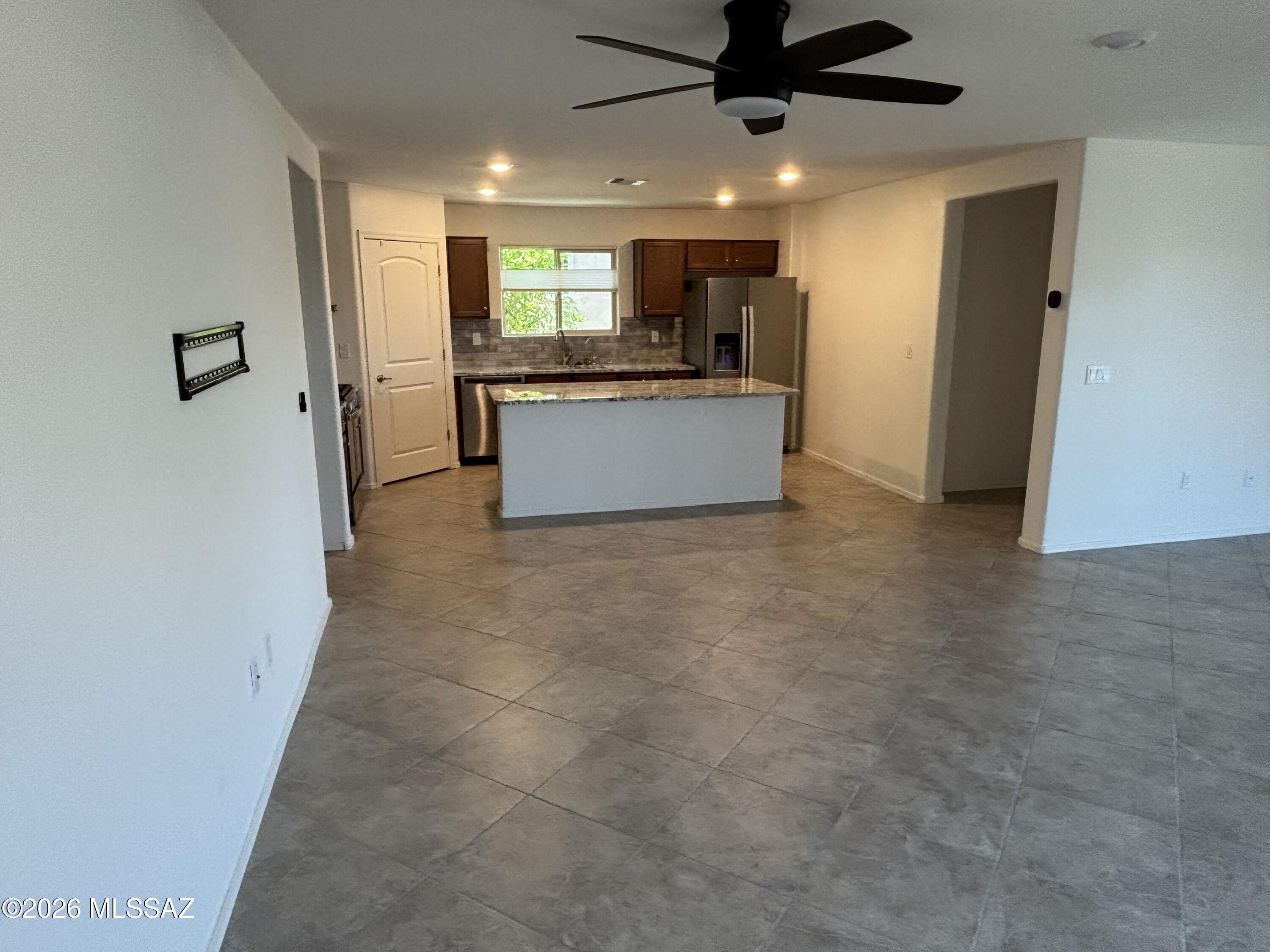 Vista Del Oro (1-108) - Residential Lease