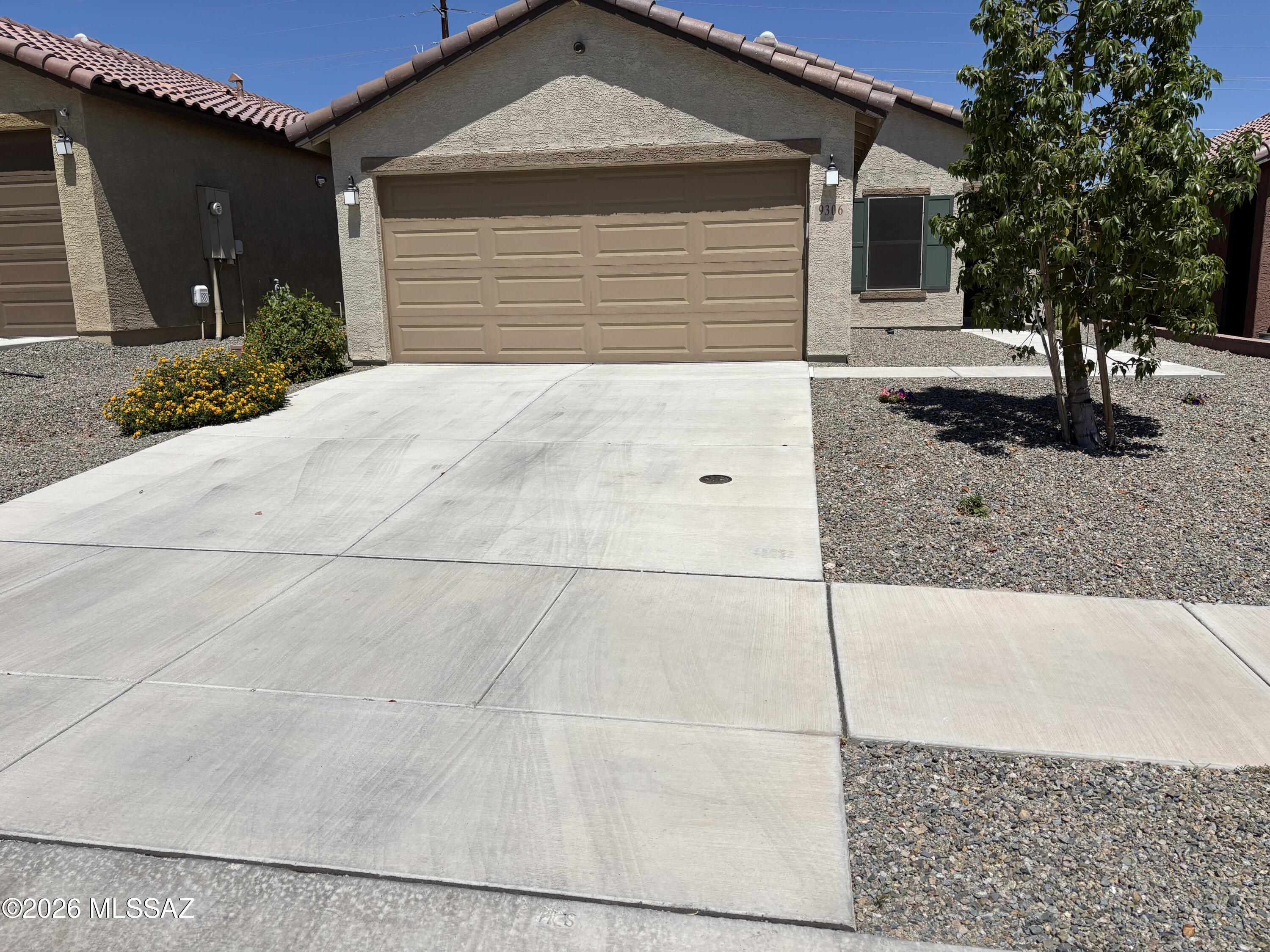 Vista Del Oro (1-108) - Residential Lease