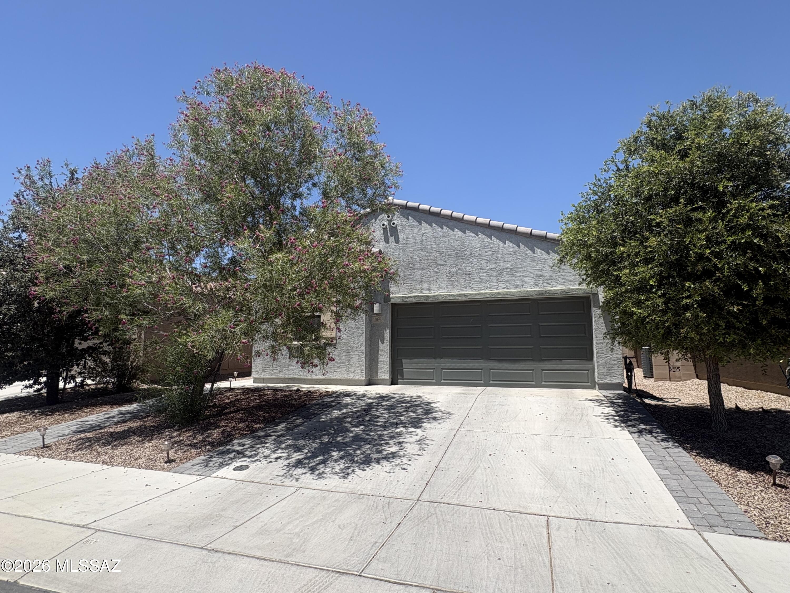 All the qualities and benefits of a brand-new home without the wait to build! Super clean, energy star guaranteed, offering a spacious bright floorplan, welcome to anyone looking for a turnkey home. Enjoy a professionally landscaped back yard, blocked in with no two story neighbors behind you to add more privacy to enjoy the great open space.
Interior you'll enjoy a clean naturally bright living space, off a tastefully upgraded kitchen with maple cabinets, granite counter tops and stainless-steel appliances.
Enjoy the split bedroom floor plan, creating great space to keep the spaces quiet. Your own wonderful owner's suit with unique interior touches. Great owner suit bath, with a large walk-in closet, tastefully upgraded
new solar panels to help keep the already low monthly cost even lo