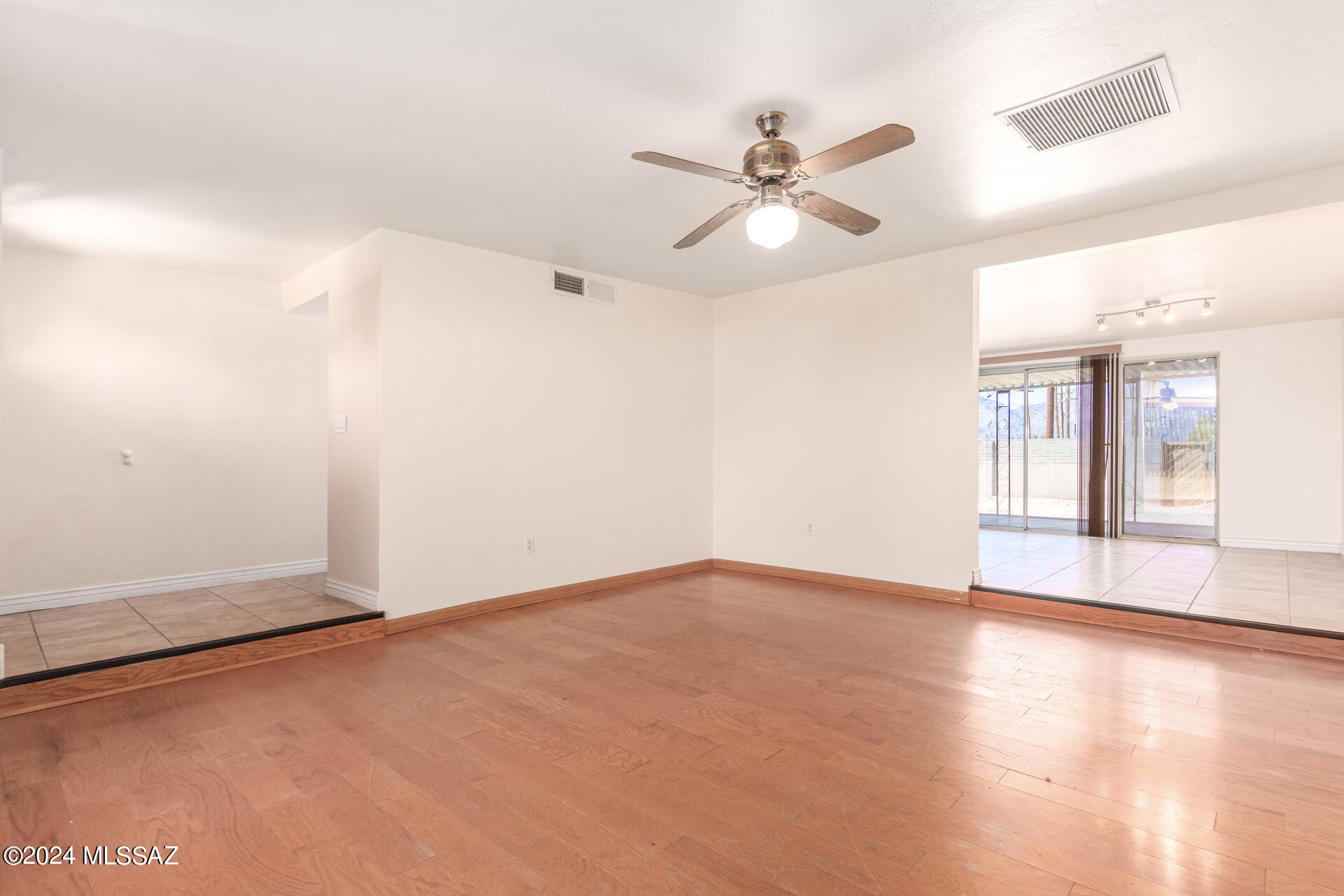 Carriage Hill No. 3 (351-432) - Residential Lease