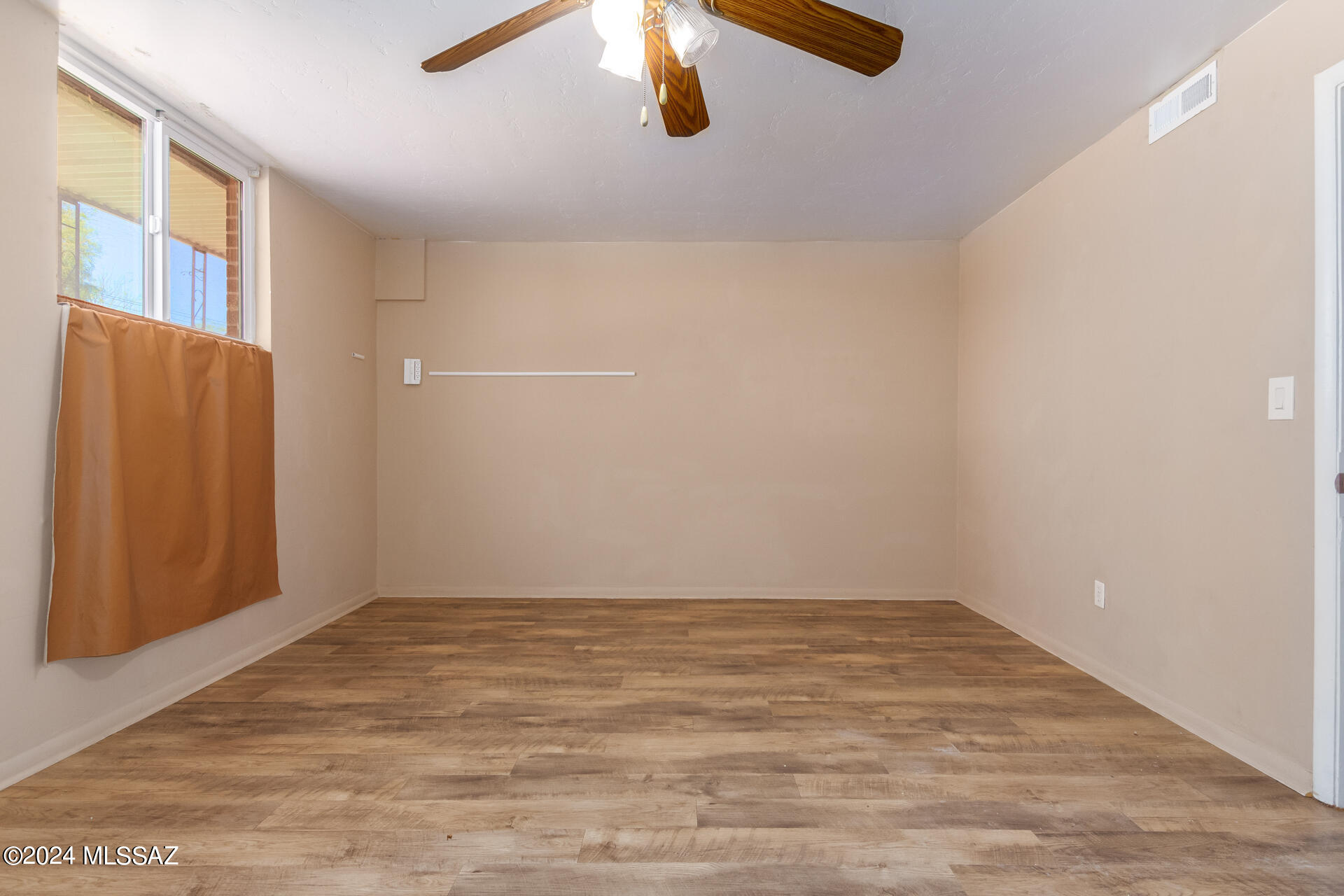 Carriage Hill No. 3 (351-432) - Residential Lease