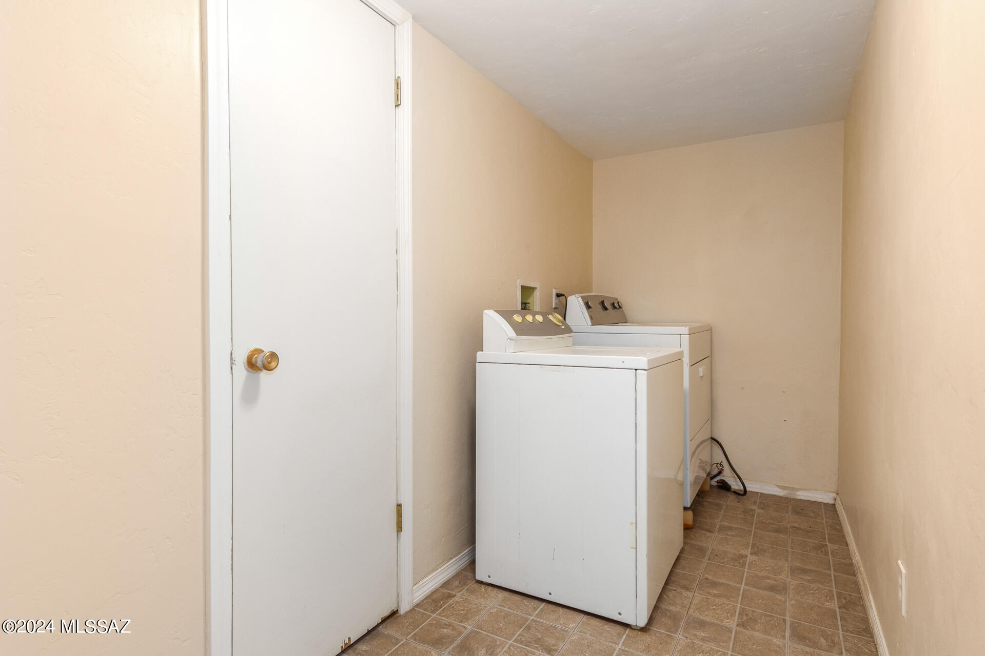 Carriage Hill No. 3 (351-432) - Residential Lease