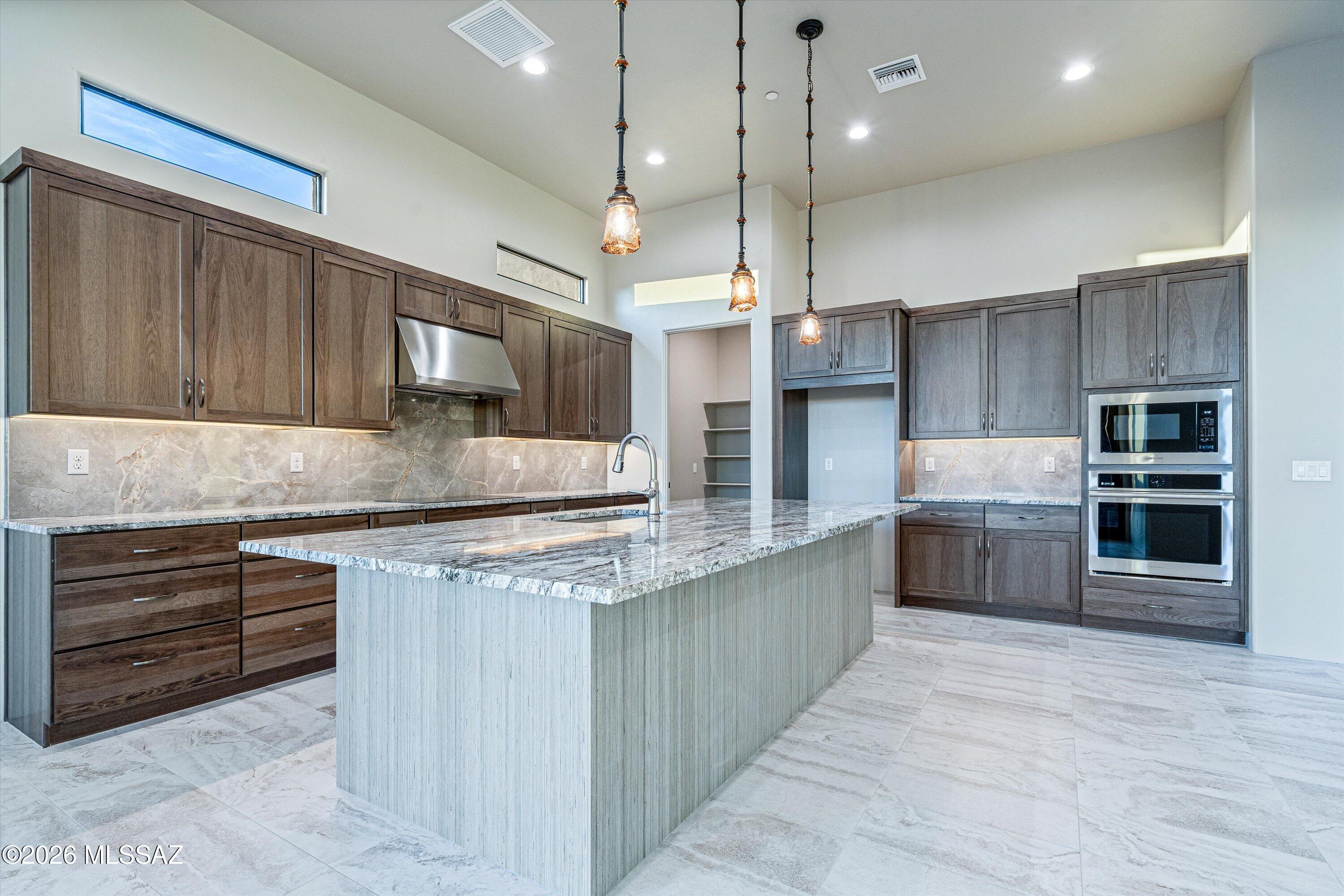 Honey Bee Ridge(The Estates At) - Residential