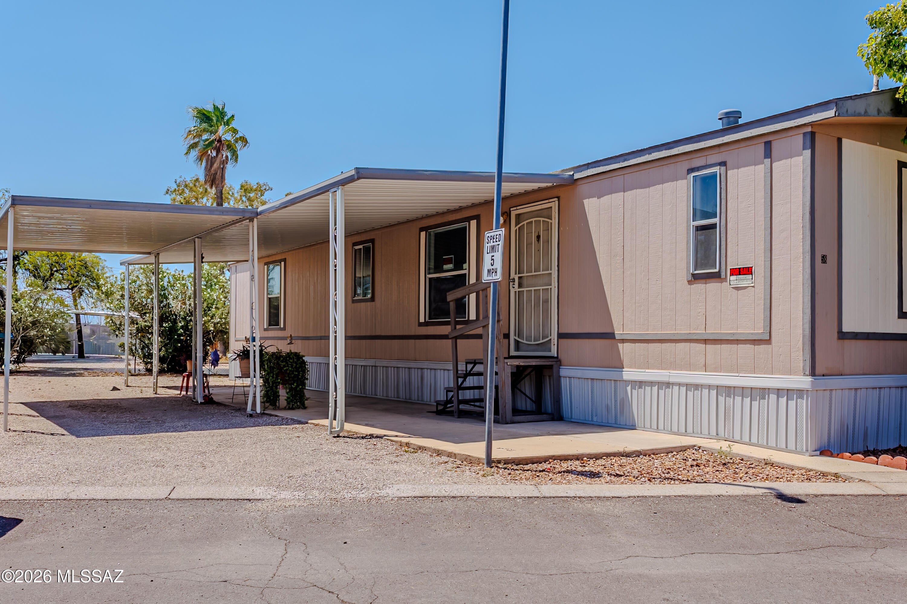 Beautifully maintained 2-bedroom, 2-bathroom mobile home in Tucson, Arizona, offering comfortable living in a convenient location. The home is in good condition and features a practical layout with plenty of space for everyday living.

Enjoy easy access to major roads, with the freeway just approximately 5 minutes away, making commuting and getting around Tucson quick and convenient. This property is a great option for anyone looking for an affordable, well-kept home in a convenient Tucson location.