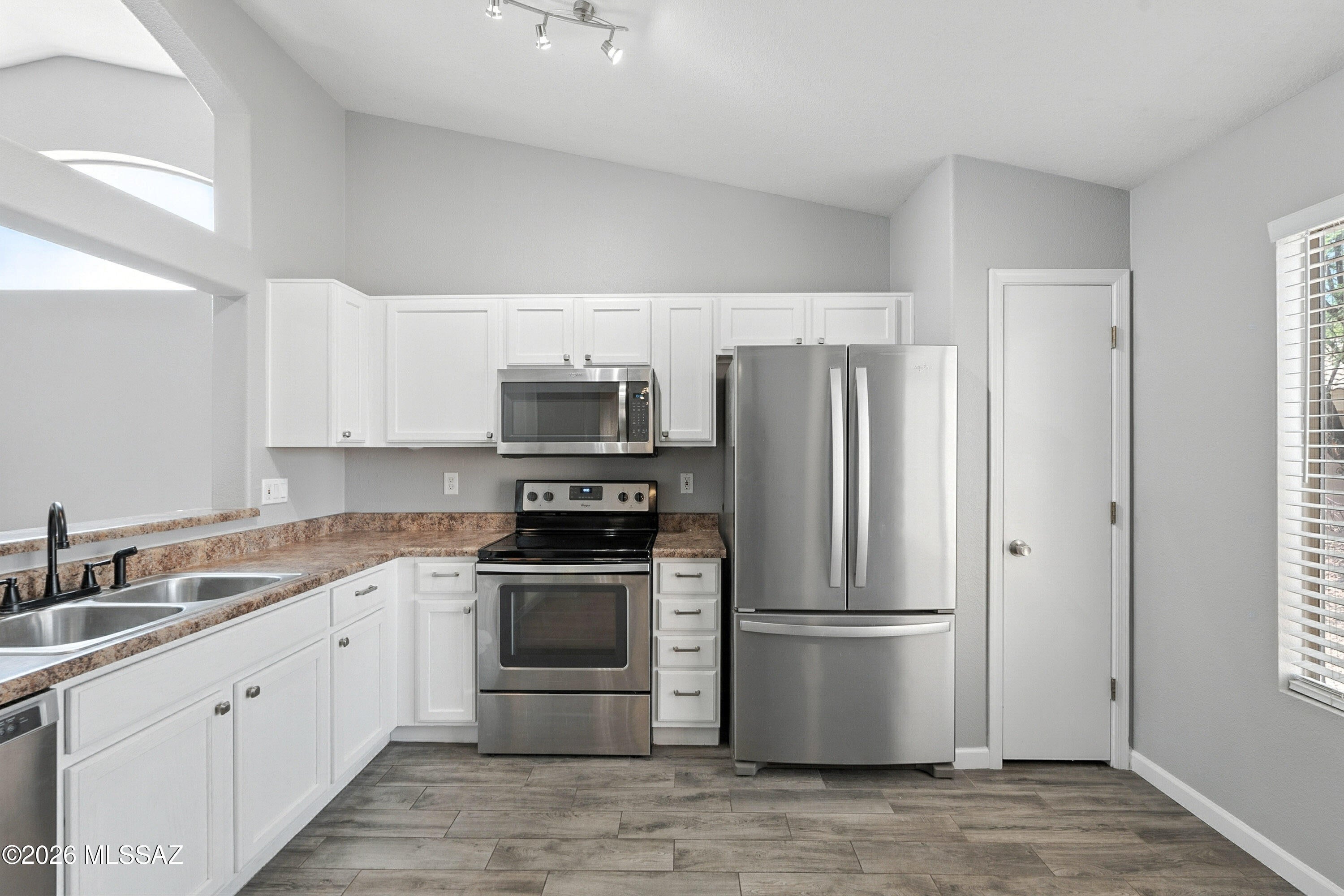 Diamond Key At Rita Ranch NO. 2 (1-67) - Residential Lease