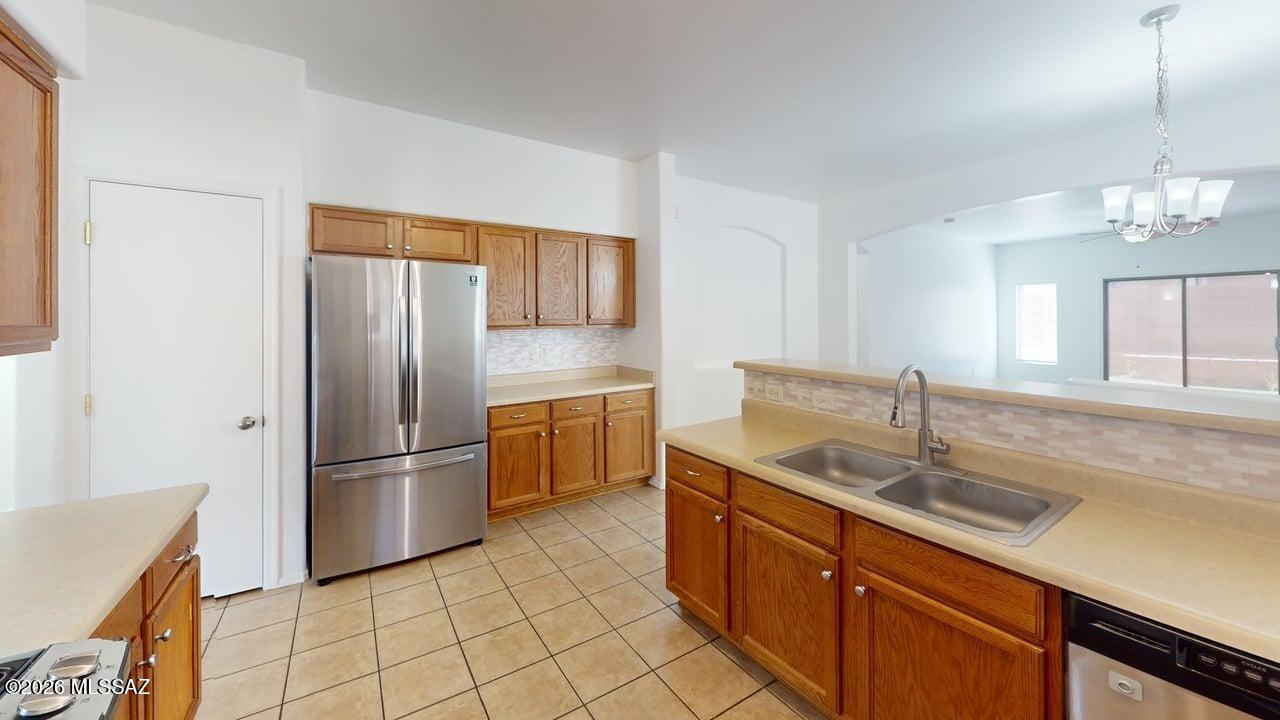 Presidio de las Estrellas - Residential Lease