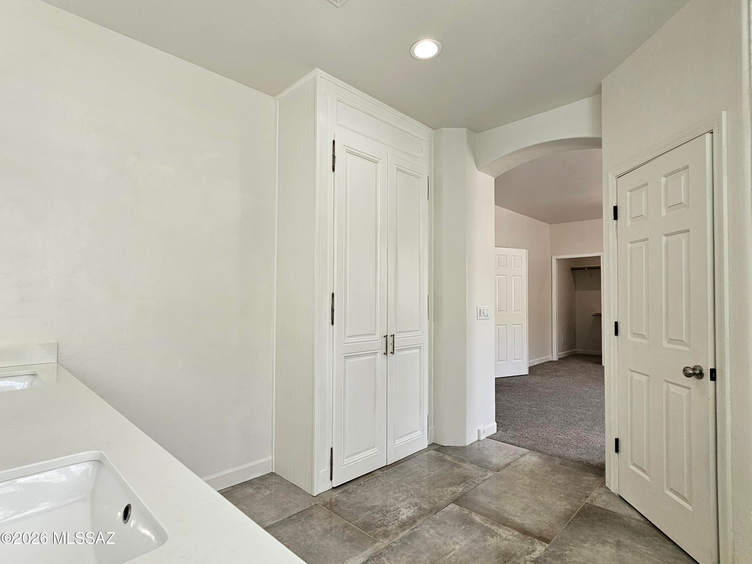 Sabino Mountain (1-290) - Residential Lease