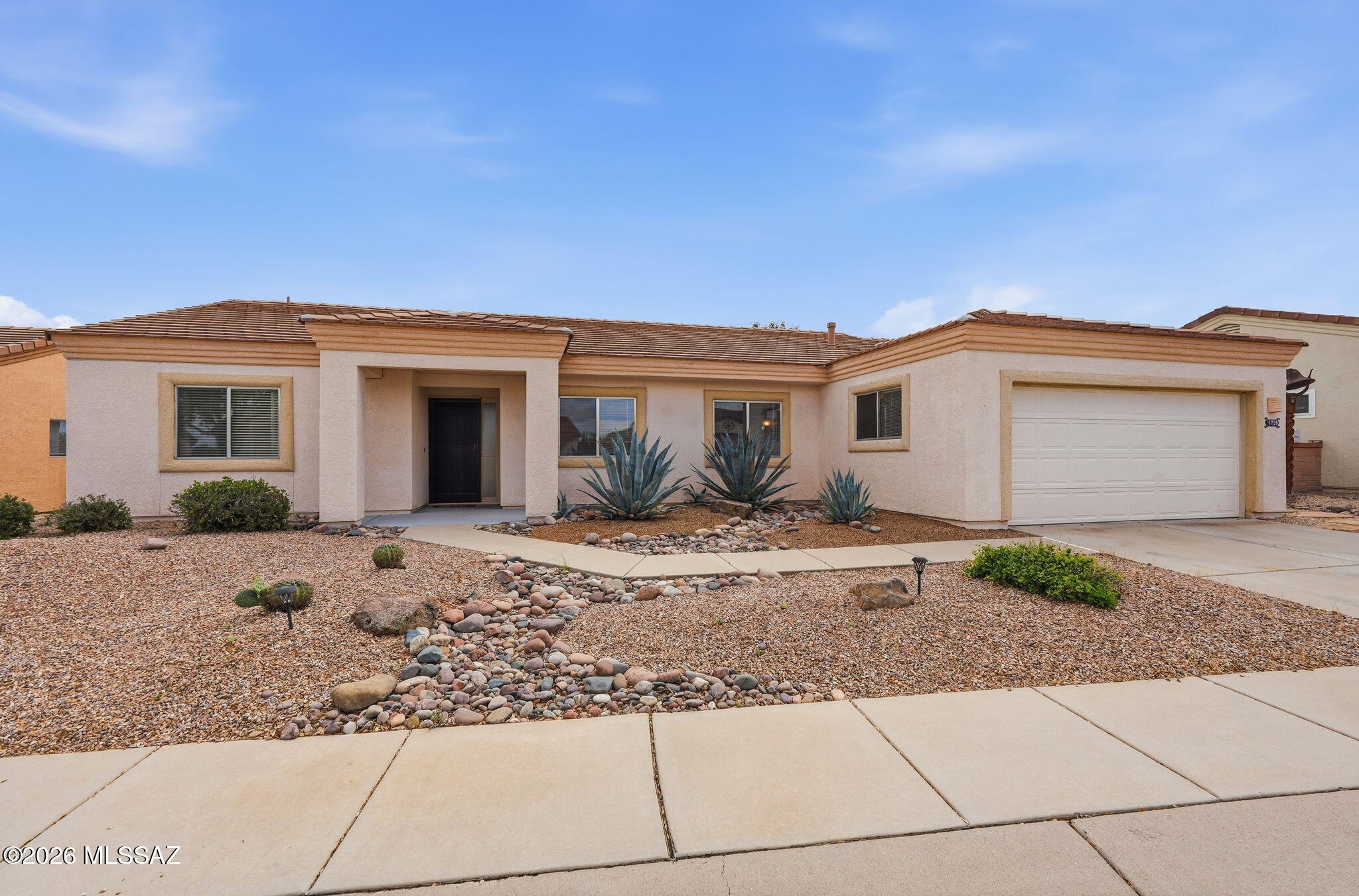 San Ignacio Heights (136-156) - Residential